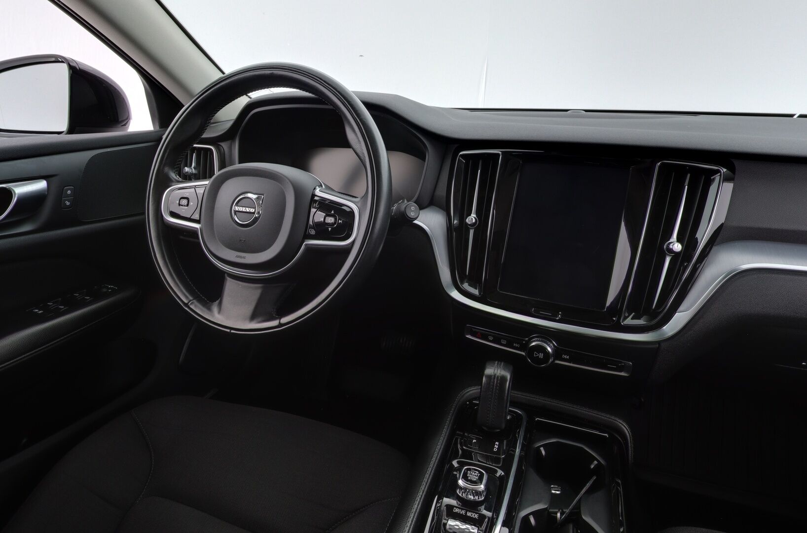 Volvo V60 2020 T8 TwE AWD Momentum aut. - | ACC | Webasto | Full-LED | Kaistavahti | Vetokoukku - KORKO VAIN 3,99 %