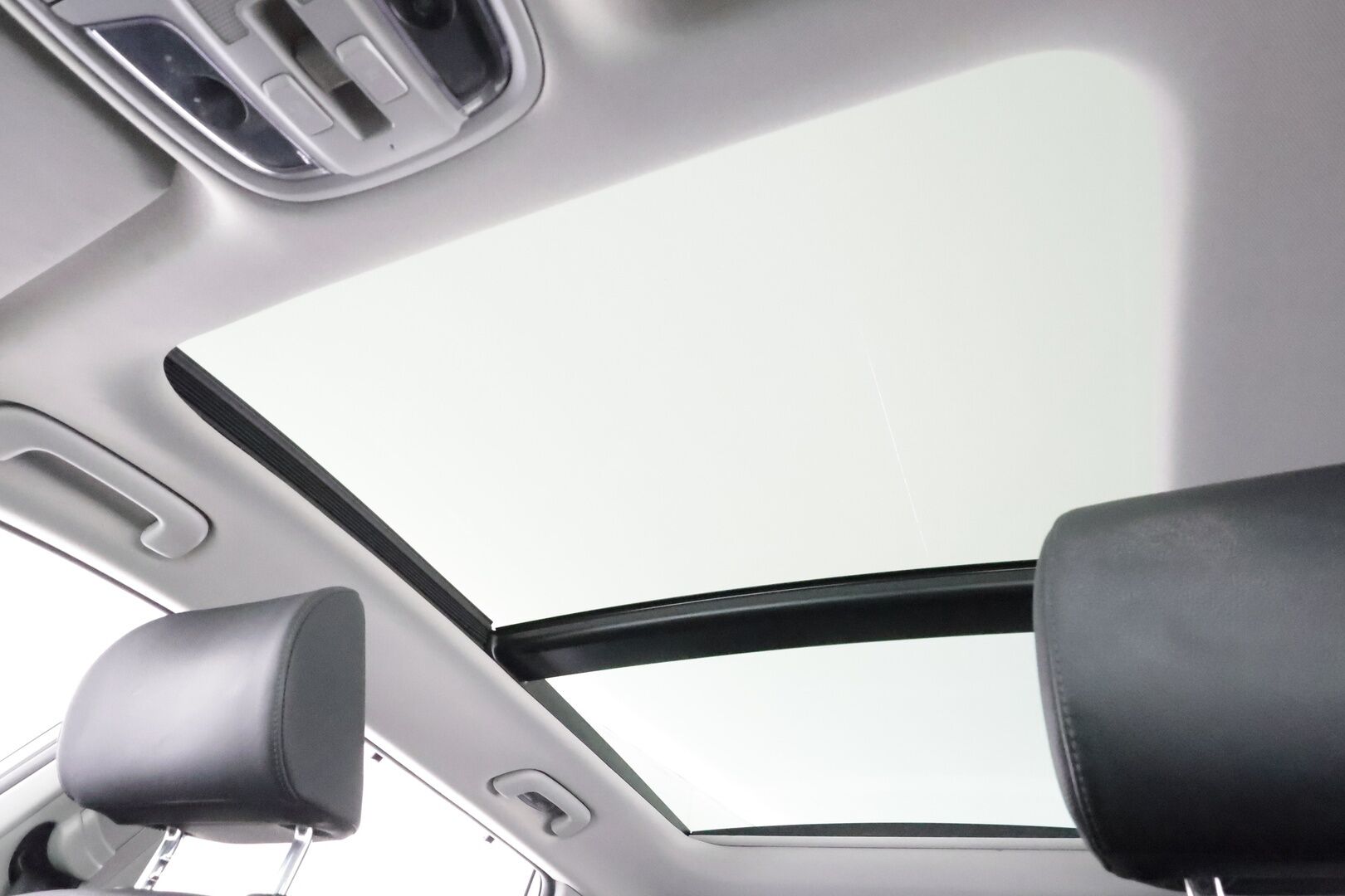 Kia Optima 2019 2,0 GDI PHEV Business Luxury SW A/T * SCC / Webasto / Koukku / 360-kamera / Harma/Kardon / Muistipenkki * - Merkkihuollettu / Koti & Kauppalaturi / Kahdet Renkaat - HULLUT AVAJAISHULINAT KORKOTARJOUS 3,29 %