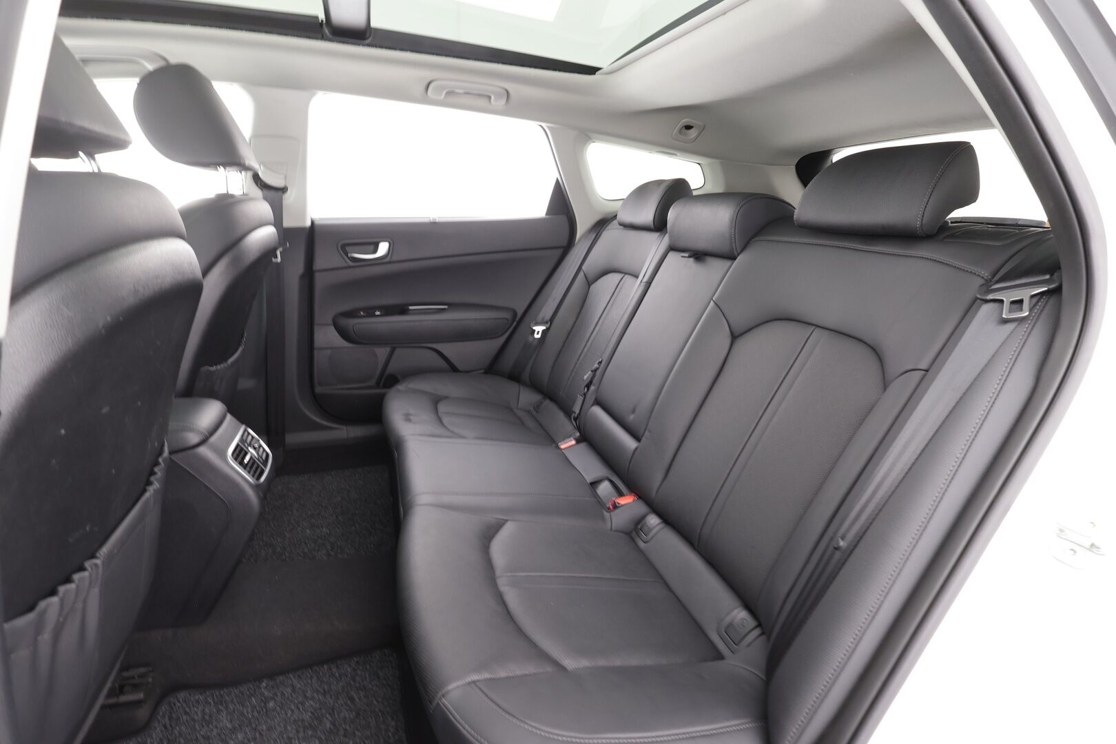 Kia Optima 2019 2,0 GDI PHEV Business Luxury SW A/T * SCC / Webasto / Koukku / 360-kamera / Harma/Kardon / Muistipenkki * - Merkkihuollettu / Koti & Kauppalaturi / Kahdet Renkaat - HULLUT AVAJAISHULINAT KORKOTARJOUS 3,29 %