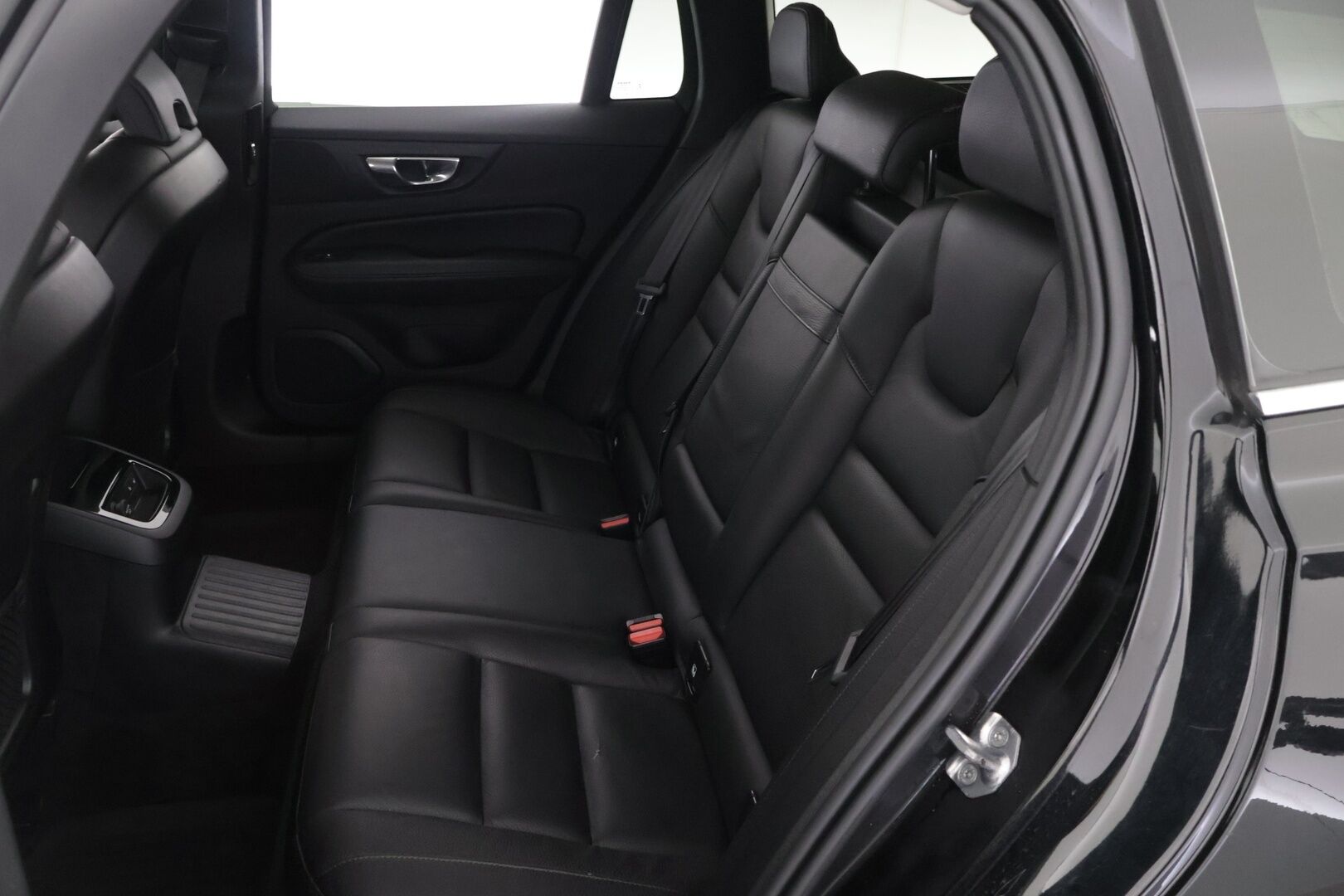 Volvo V60 2020 T6 TwE AWD Inscription aut *Adapt. vakkari / Webasto / Tehdaskoukku / Full LED /  BLIS / Navi / P.Kamera* - 2x renkaat vanteineen / Jakohihna juuri vaihdettu