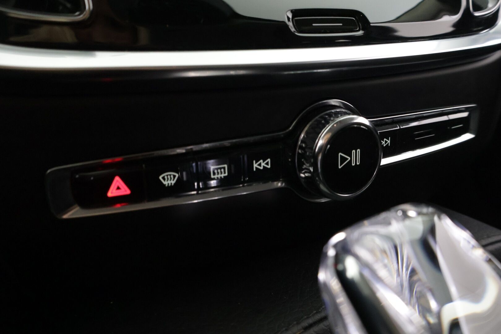 Volvo V60 2020 T6 TwE AWD Inscription aut *Adapt. vakkari / Webasto / Tehdaskoukku / Full LED /  BLIS / Navi / P.Kamera* - 2x renkaat vanteineen / Jakohihna juuri vaihdettu