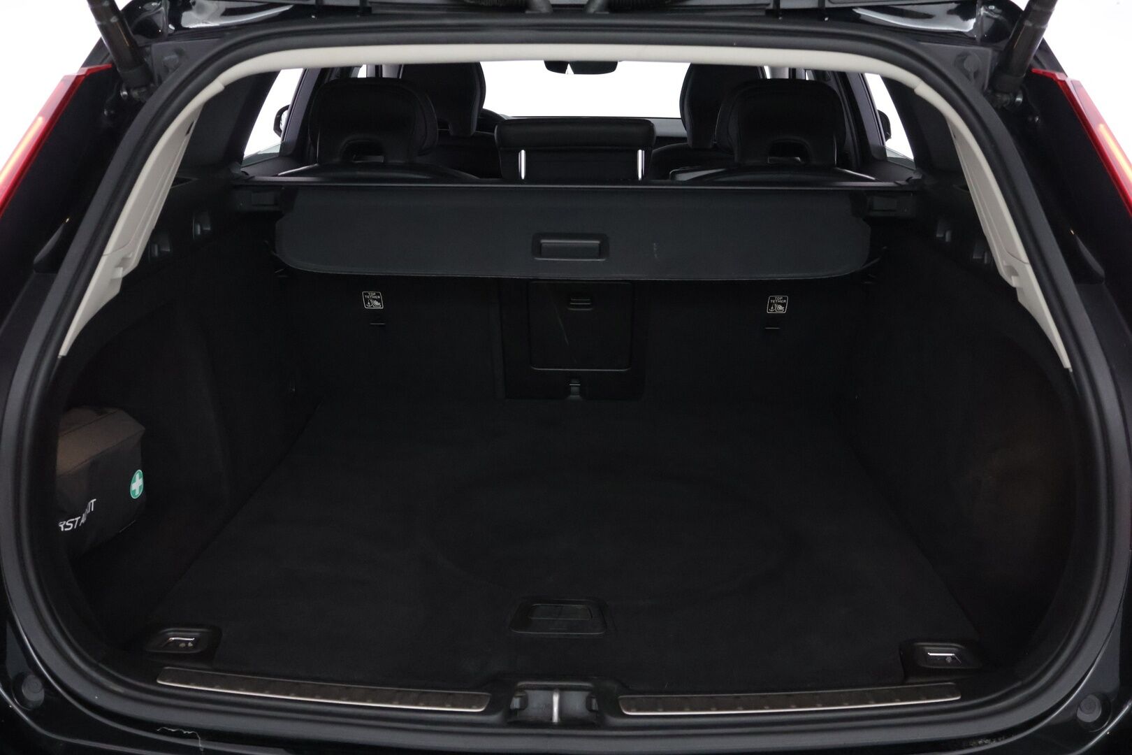 Volvo V60 2020 T6 TwE AWD Inscription aut *Adapt. vakkari / Webasto / Tehdaskoukku / Full LED /  BLIS / Navi / P.Kamera* - 2x renkaat vanteineen / Jakohihna juuri vaihdettu