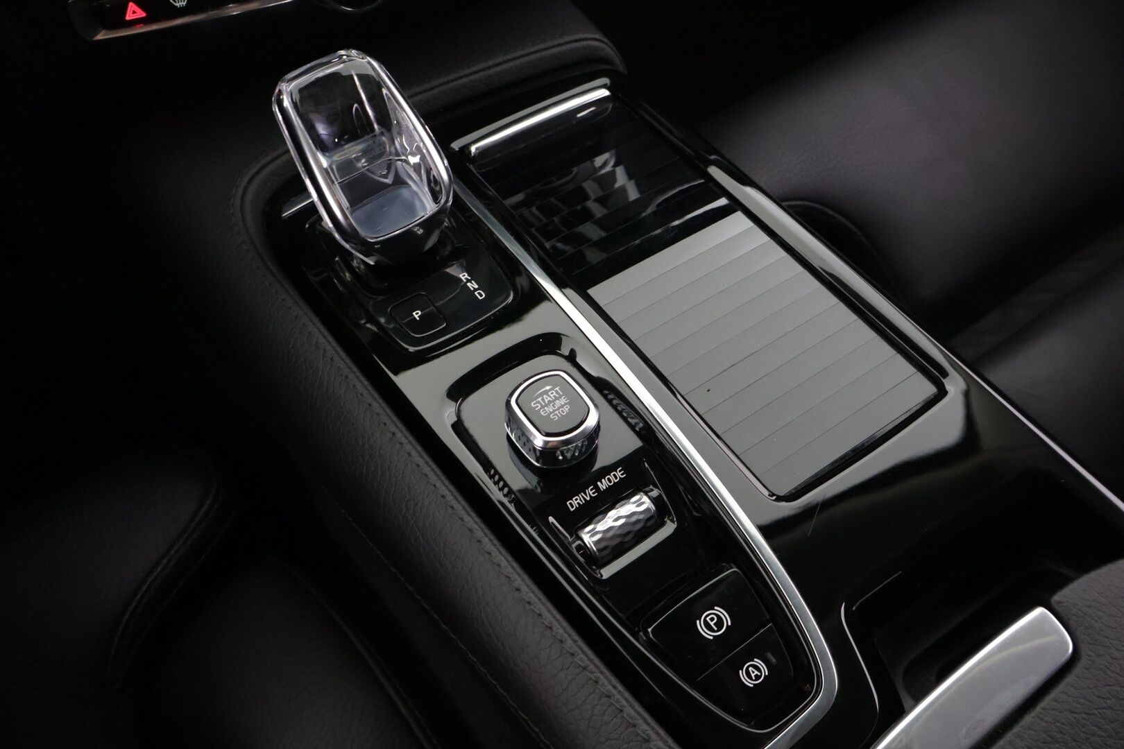 Volvo V60 2020 T6 TwE AWD Inscription aut *Adapt. vakkari / Webasto / Tehdaskoukku / Full LED /  BLIS / Navi / P.Kamera* - 2x renkaat vanteineen / Jakohihna juuri vaihdettu