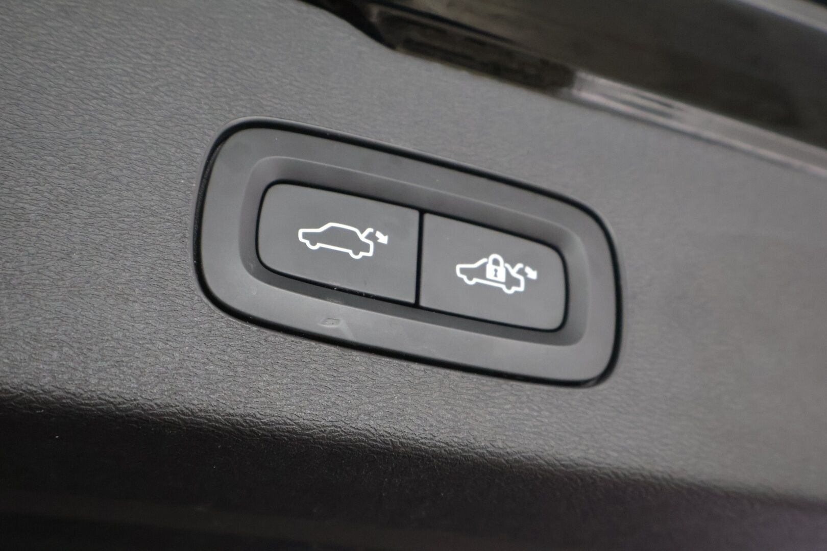 Volvo V60 2020 T6 TwE AWD Inscription aut *Adapt. vakkari / Webasto / Tehdaskoukku / Full LED /  BLIS / Navi / P.Kamera* - 2x renkaat vanteineen / Jakohihna juuri vaihdettu - Osta nyt, maksa vasta ensi vuonna