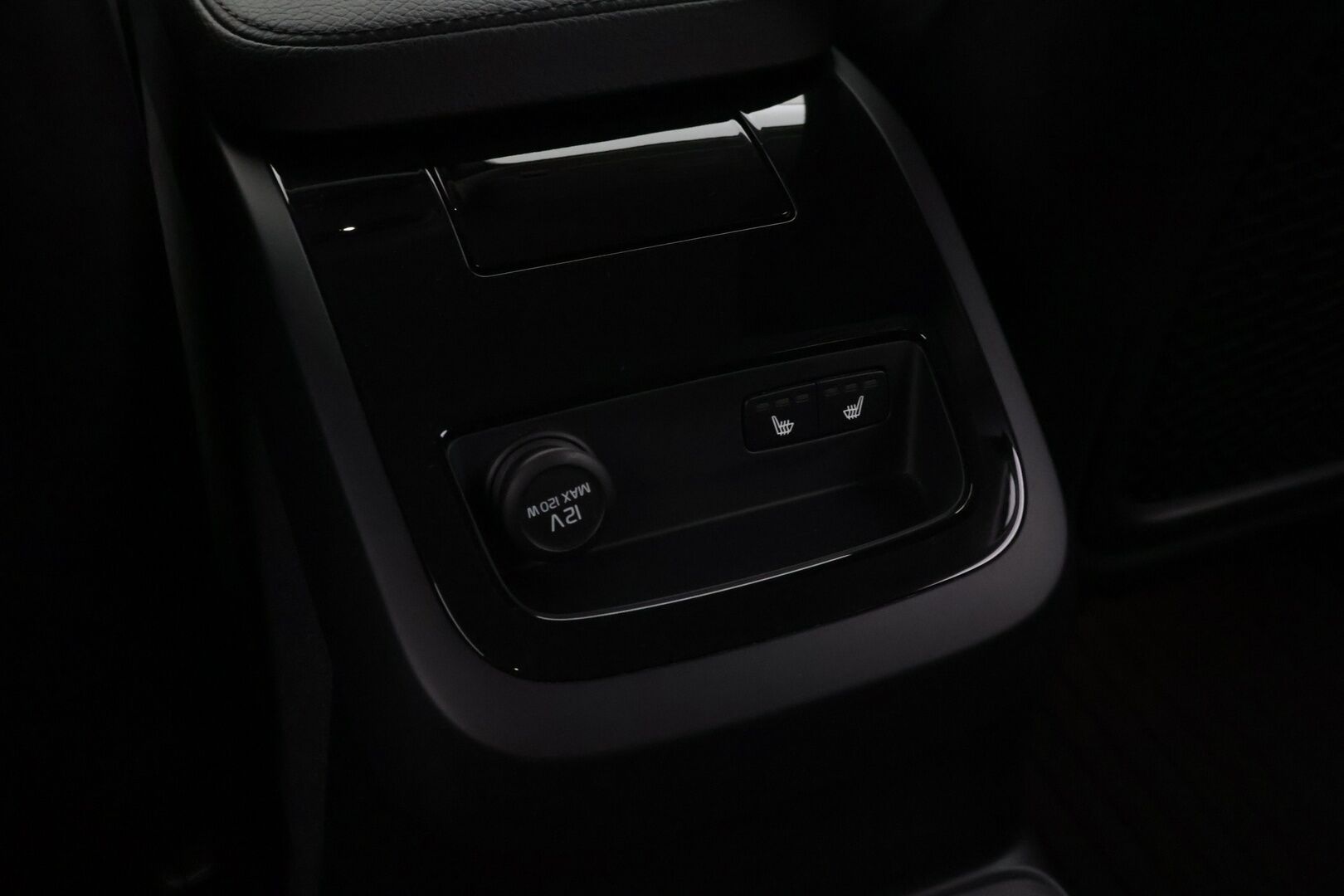 Volvo V60 2020 T6 TwE AWD Inscription aut *Adapt. vakkari / Webasto / Tehdaskoukku / Full LED /  BLIS / Navi / P.Kamera* - 2x renkaat vanteineen / Jakohihna juuri vaihdettu - Osta nyt, maksa vasta ensi vuonna