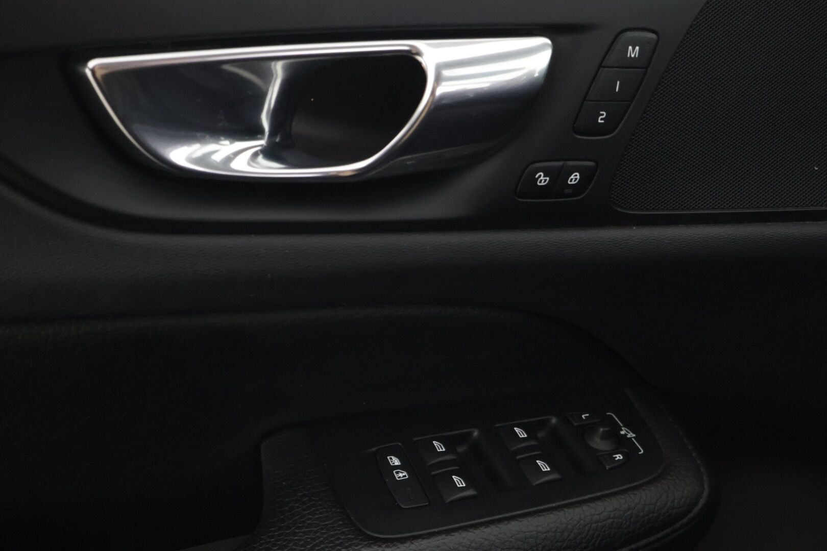 Volvo V60 2020 T6 TwE AWD Inscription aut *Adapt. vakkari / Webasto / Tehdaskoukku / Full LED /  BLIS / Navi / P.Kamera* - 2x renkaat vanteineen / Jakohihna juuri vaihdettu