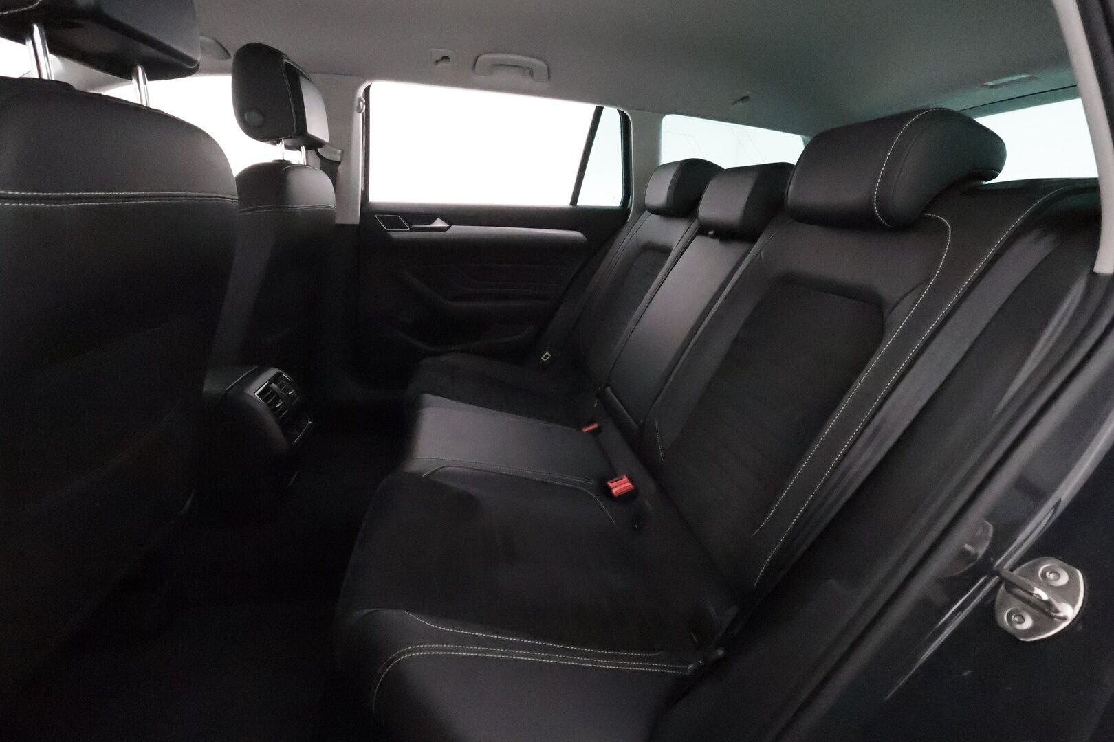 Volkswagen Passat 2021 Variant GTE Plug-In Hybrid 160 kW (218 hv) DSG *Webasto / ACC / LED / P.Kamera / Hierova Muistipenkki / Navi* - 2x Latauskaapelit / Kahdet Renkaat / Merkkihuollettu! - HULLU BLACKWEEK KORKOTARJOUS 2,49%