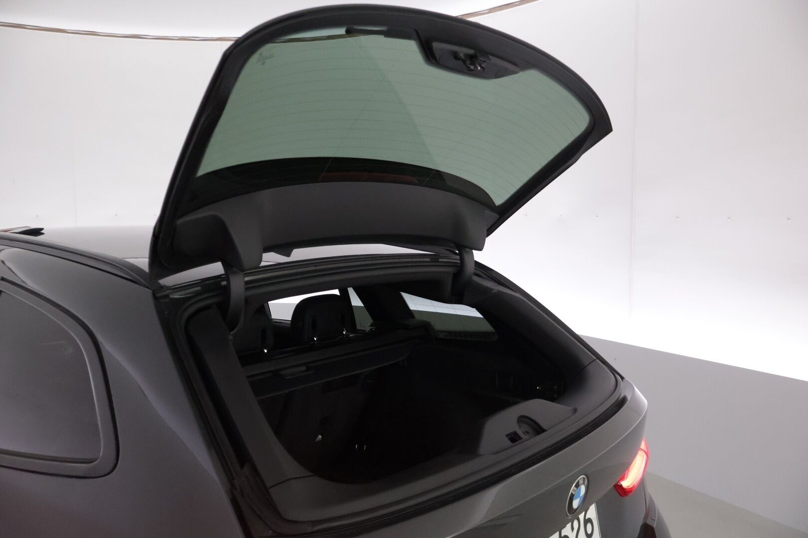 BMW 330 2020 G21 Touring 330d A xDrive M-Sport - Harman&Kardon | Laser | HUD | 360 | Webasto | Vetokoukku | DAP | Gesture control | Dravitgrau Metallic