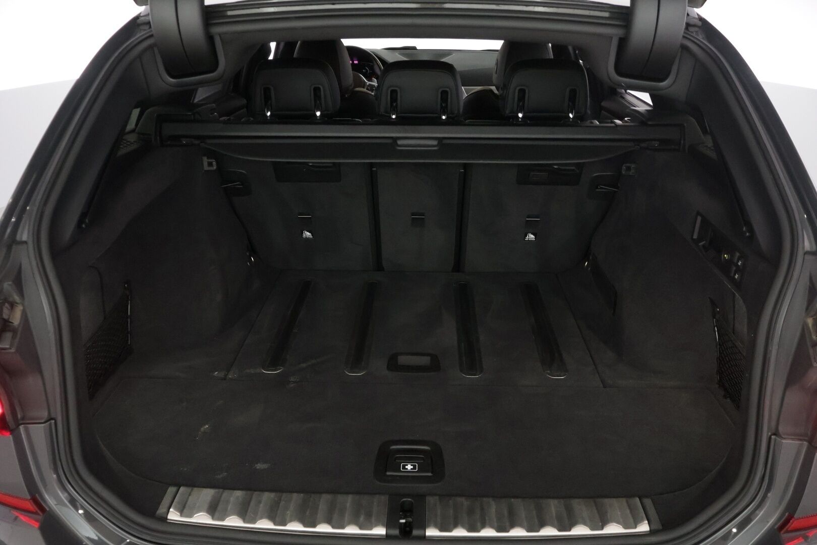 BMW 330 2020 G21 Touring 330d A xDrive M-Sport - Harman&Kardon | Laser | HUD | 360 | Webasto | Vetokoukku | DAP | Gesture control | Dravitgrau Metallic