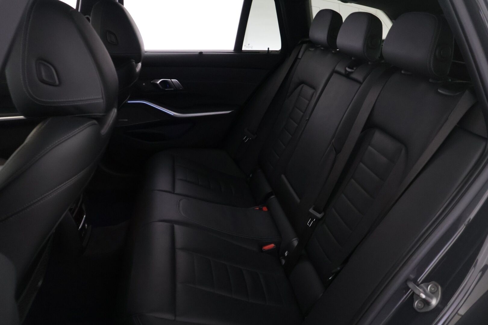 BMW 330 2020 G21 Touring 330d A xDrive M-Sport - Harman&Kardon | Laser | HUD | 360 | Webasto | Vetokoukku | DAP | Gesture control | Dravitgrau Metallic
