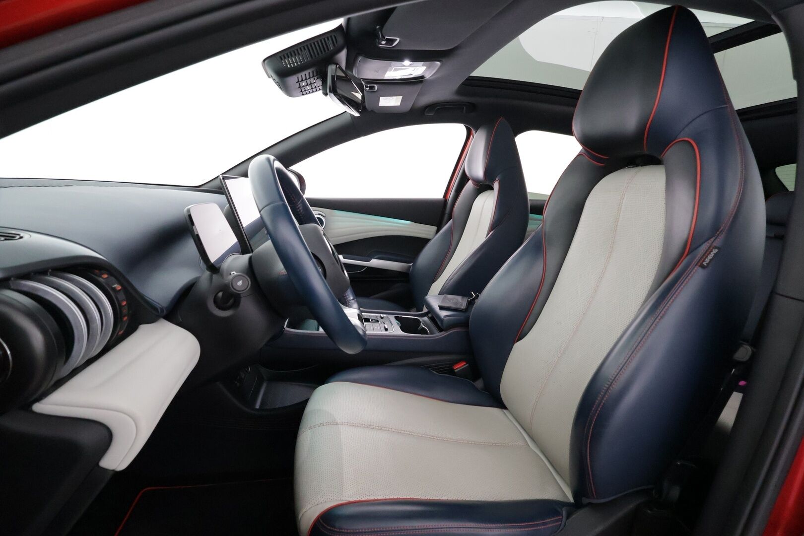 BYD Atto 3 2023 Design - | ACC | ILP | Panorama | Sähkönahat | 360° kamera | Ambient light | BSM | Lane Assist | RCTA | Apple & Android | Keyless | Merkkihuollot | 