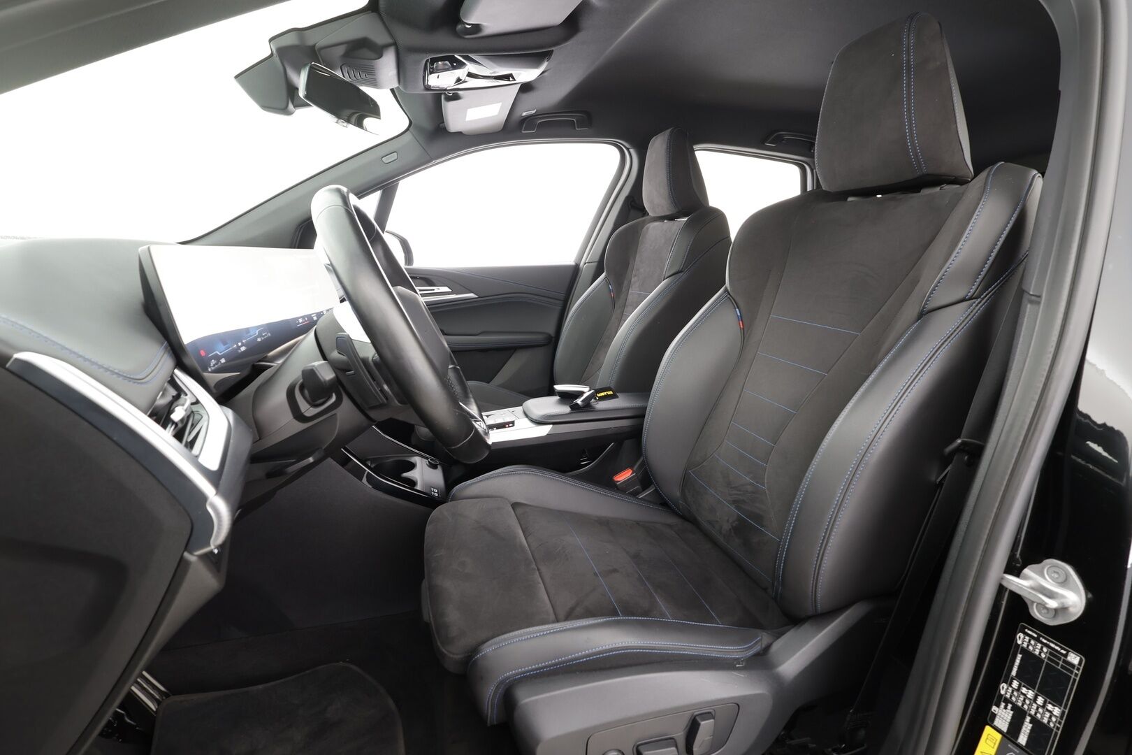 BMW 225 2024 U06 Active Tourer 225e A xDrive Charged Edition M Sport - | ACC | Koukku | Lisälämmitin | Widescreen | H/K | Muistipenkki | P.Kamera | Adapt. LED | Puolinahat | Comfort Access | Apple&Android | 1.Om Suomi-auto | Kahdet renkaat | Merkkihuollettu |