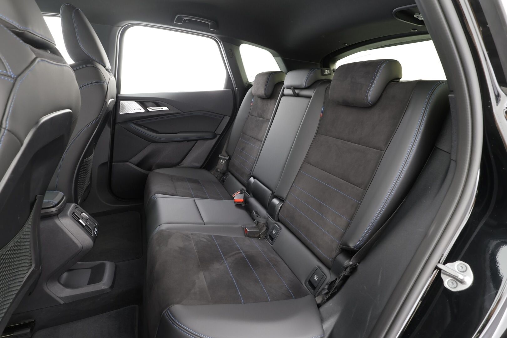 BMW 225 2024 U06 Active Tourer 225e A xDrive Charged Edition M Sport - | ACC | Koukku | Lisälämmitin | Widescreen | H/K | Muistipenkki | P.Kamera | Adapt. LED | Puolinahat | Comfort Access | Apple&Android | 1.Om Suomi-auto | Kahdet renkaat | Merkkihuollettu |