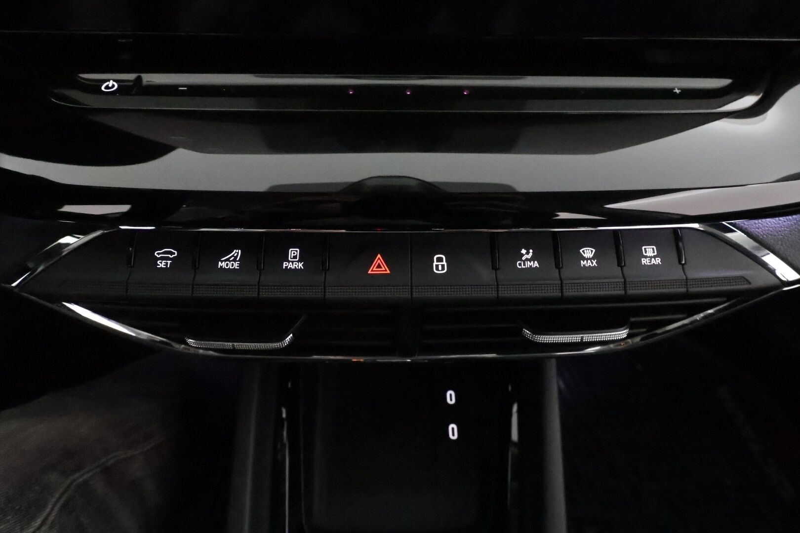 Skoda Octavia 2024 Combi 1.4 TSI PHEV Style iV DSG Autom. **Webasto / Koukku / Adapt.Vakkari / Matrix-LED / P.Kamera / Navi / Keyless** - 3,99 % KORKOTARJOUS TÄHÄN AUTOON - Suomi-auto / 2x Latauskaapelit / Kahdet Renkaat 