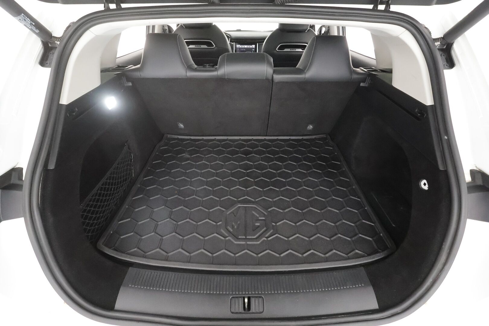 MG Marvel R 2023 Luxury - | ILP | ACC | Panorama | 360 | Ilmastoitu Muistipenkki | LED | Kaistavahti | Katveavustin | Navi | Digimittaristo | Keyless | Apple&Android | Kahdet renkaat |