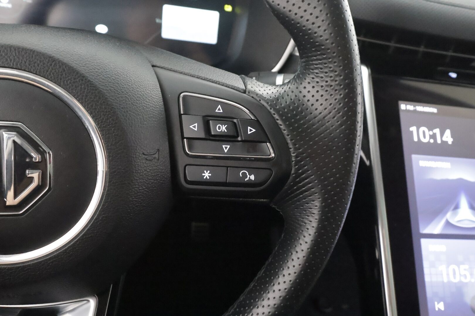MG Marvel R 2023 Luxury - | ILP | ACC | Panorama | 360 | Ilmastoitu Muistipenkki | LED | Kaistavahti | Katveavustin | Navi | Digimittaristo | Keyless | Apple&Android | Kahdet renkaat |