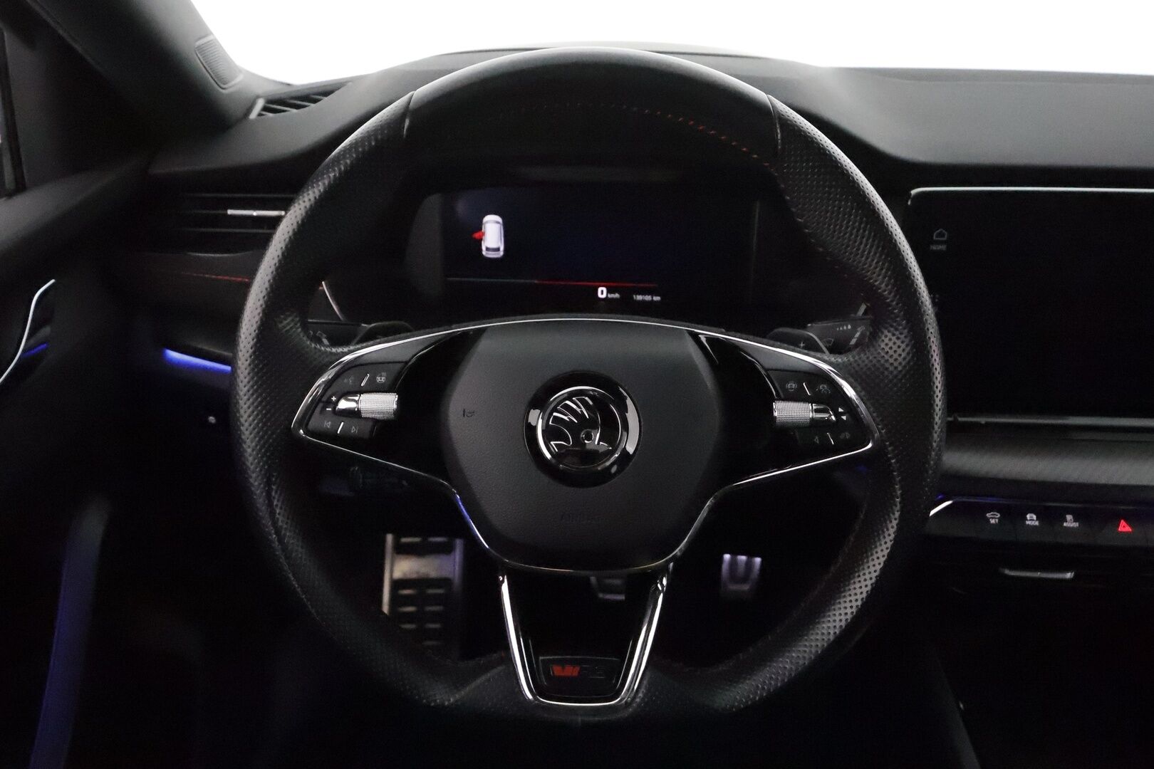 Skoda Octavia 2021 Combi 1.4 PHEV RS IV *ACC / HUD / Panorama / Canton / Hieronta / Matrix LED / Muistipenkit / Navi* - P.kamera / Kahdet renkaat aluvanteilla / Huippuvarusteet!