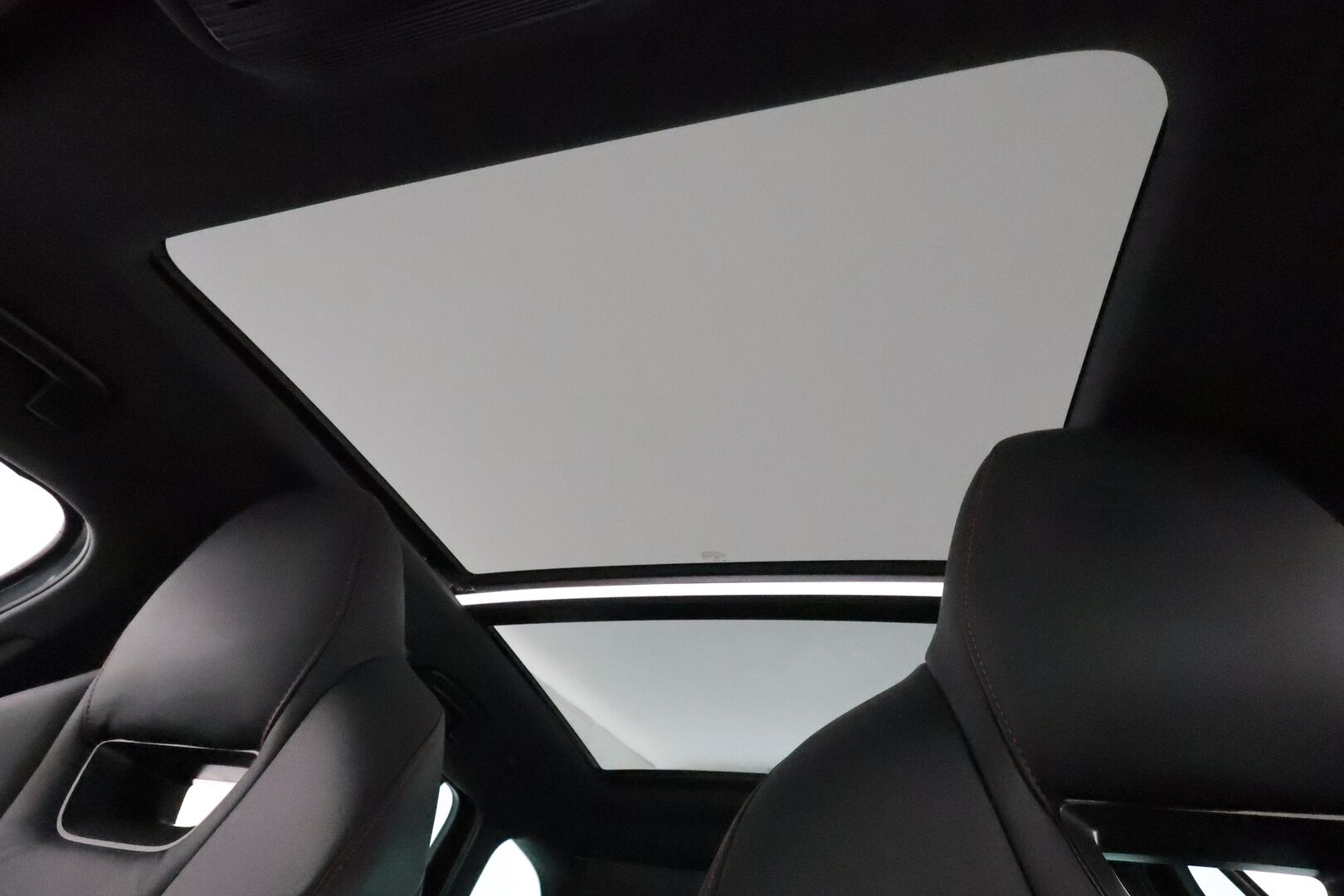 Skoda Octavia 2021 Combi 1.4 PHEV RS IV *ACC / HUD / Panorama / Canton / Hieronta / Matrix LED / Muistipenkit / Navi* - P.kamera / Kahdet renkaat aluvanteilla / Huippuvarusteet!