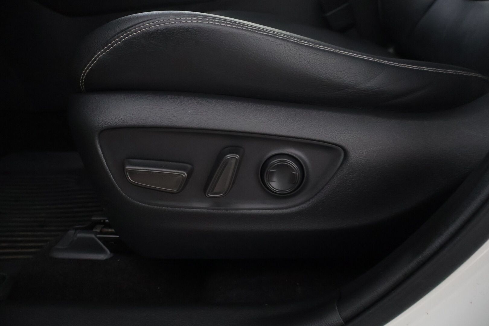 Toyota RAV4 2020 2,5 Hybrid AWD-i Premium - | Panorama | Acc | 360 | Ilmastoidut penkit | JBL | Muistipenkki | Ratinlämmitin |