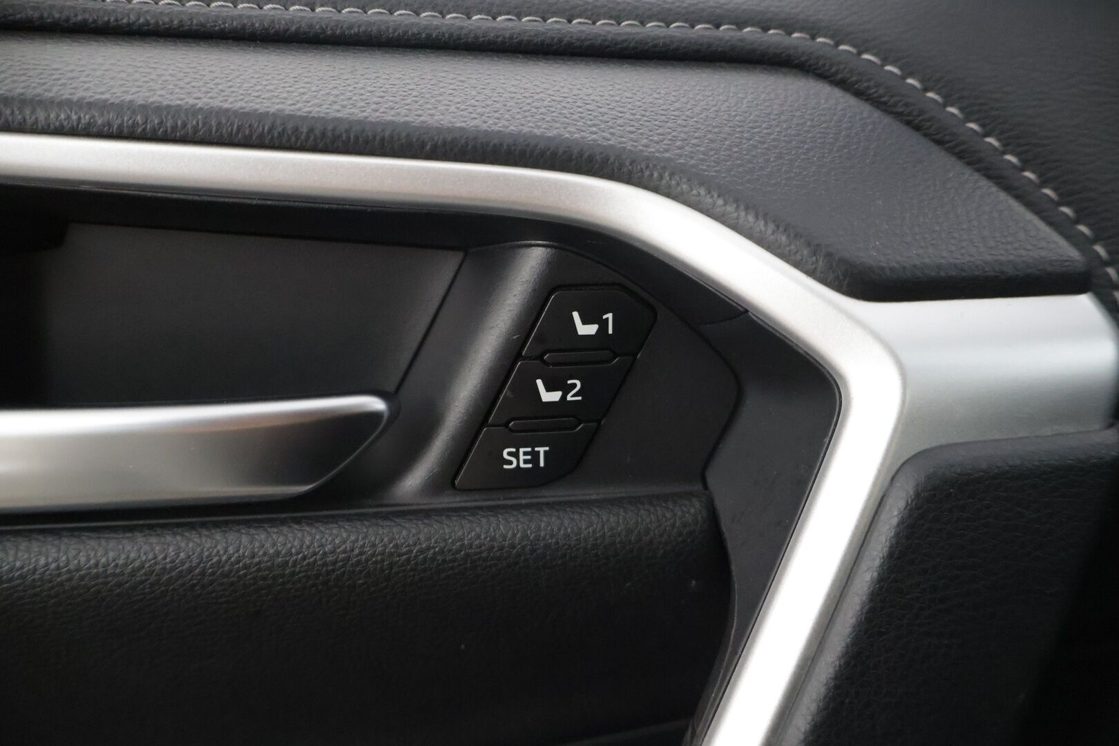 Toyota RAV4 2020 2,5 Hybrid AWD-i Premium - | Panorama | Acc | 360 | Ilmastoidut penkit | JBL | Muistipenkki | Ratinlämmitin |
