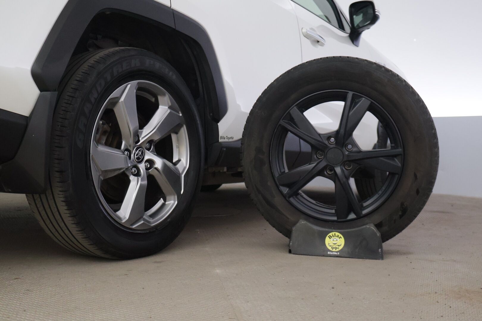 Toyota RAV4 2020 2,5 Hybrid AWD-i Premium - | Panorama | Acc | 360 | Ilmastoidut penkit | JBL | Muistipenkki | Ratinlämmitin |