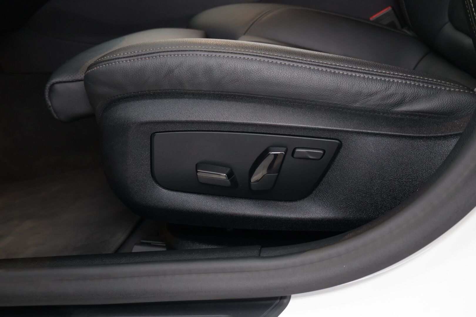 BMW 530 2021 G31 Touring 530e xDrive M-Sport / Harman Kardon / Nahat / Keyless / P. Kamera / Vetokoukku - BMW 530 G31 Touring 530e xDrive / M-Sport / Adapt. LED /Harman Kardon / P. Kamera / Vetokoukku