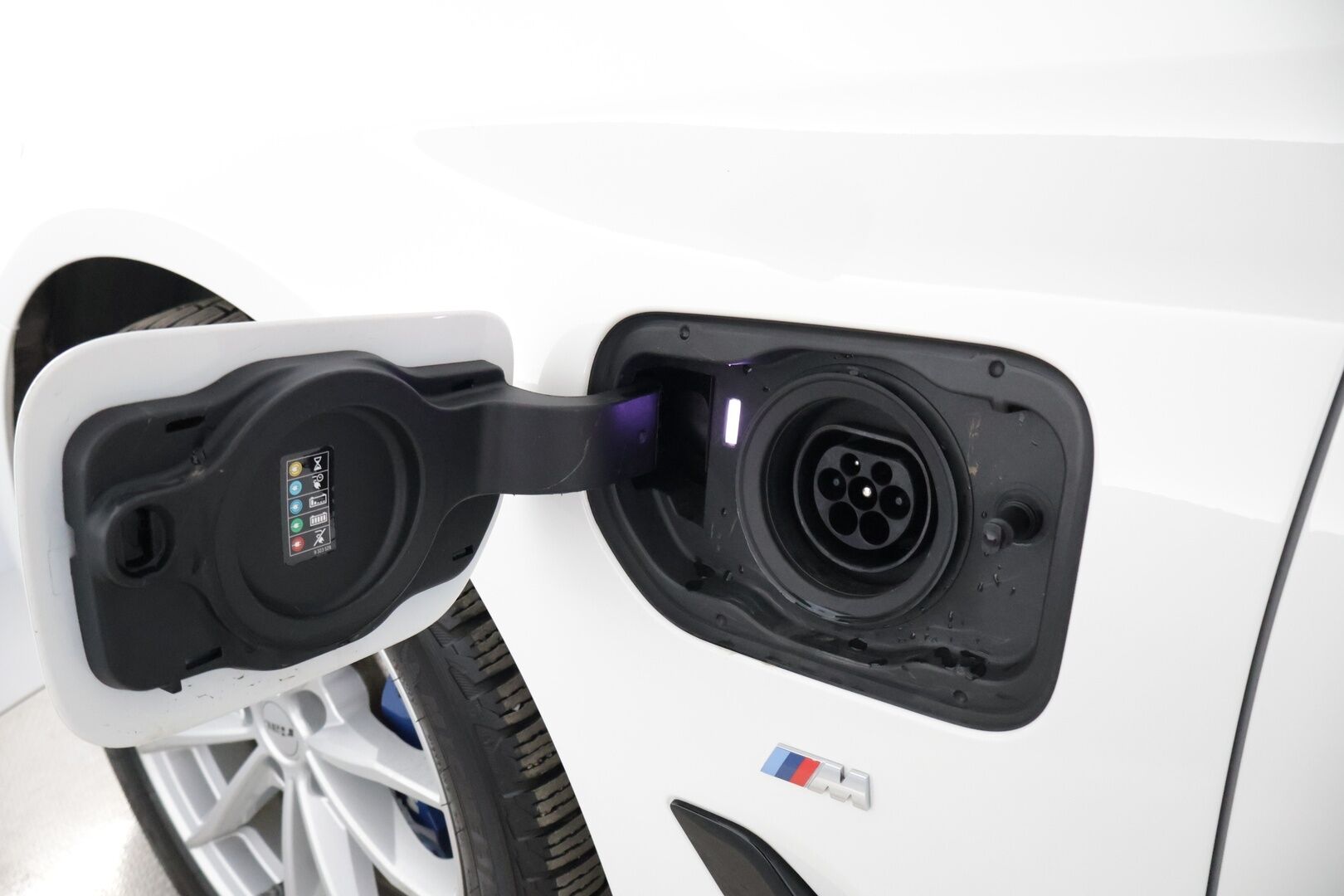 BMW 530 2021 G31 Touring 530e xDrive M-Sport / Harman Kardon / Nahat / Keyless / P. Kamera / Vetokoukku - BMW 530 G31 Touring 530e xDrive / M-Sport / Adapt. LED /Harman Kardon / P. Kamera / Vetokoukku