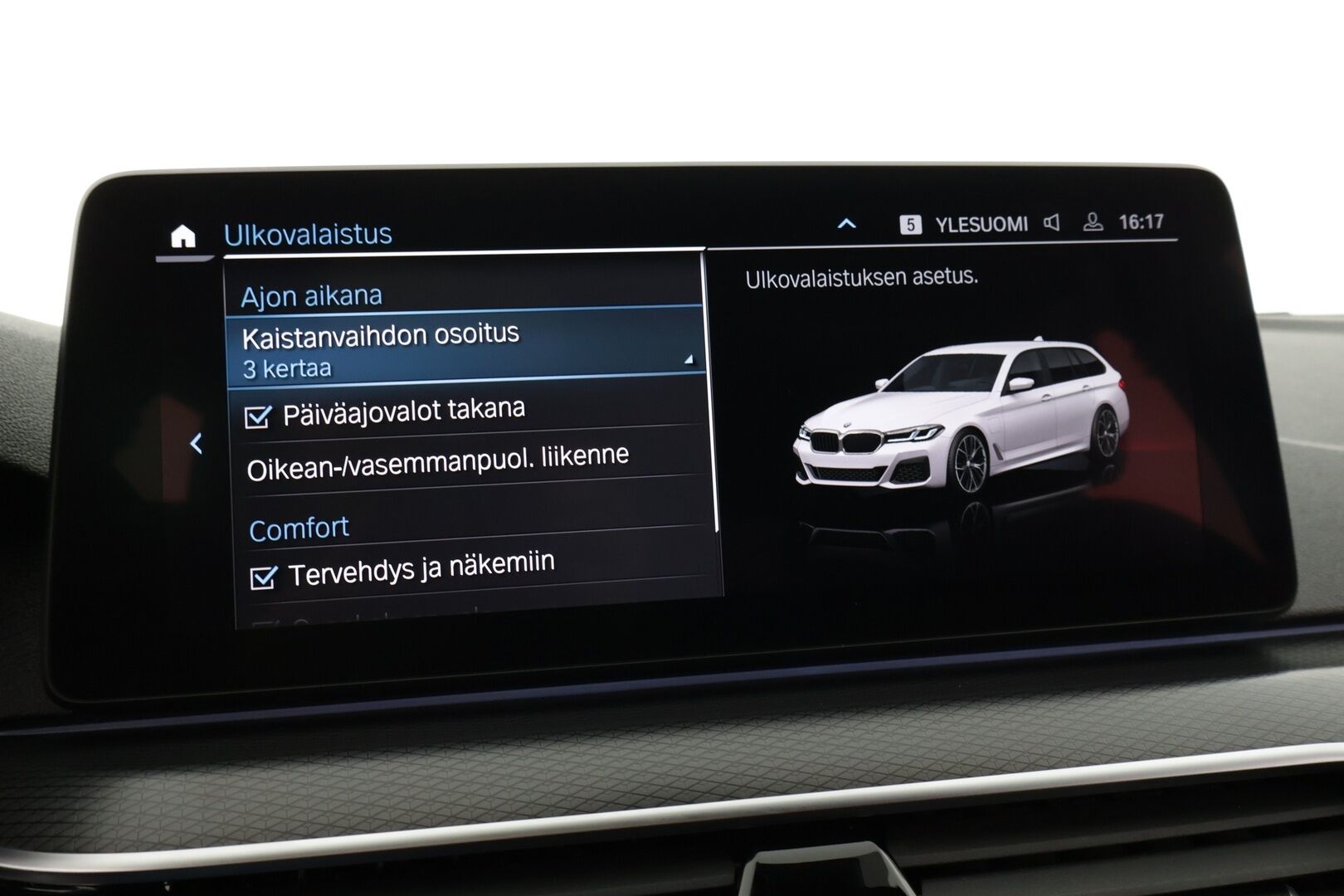 BMW 530 2021 G31 Touring 530e xDrive M-Sport / Harman Kardon / Nahat / Keyless / P. Kamera / Vetokoukku - BMW 530 G31 Touring 530e xDrive / M-Sport / Adapt. LED /Harman Kardon / P. Kamera / Vetokoukku