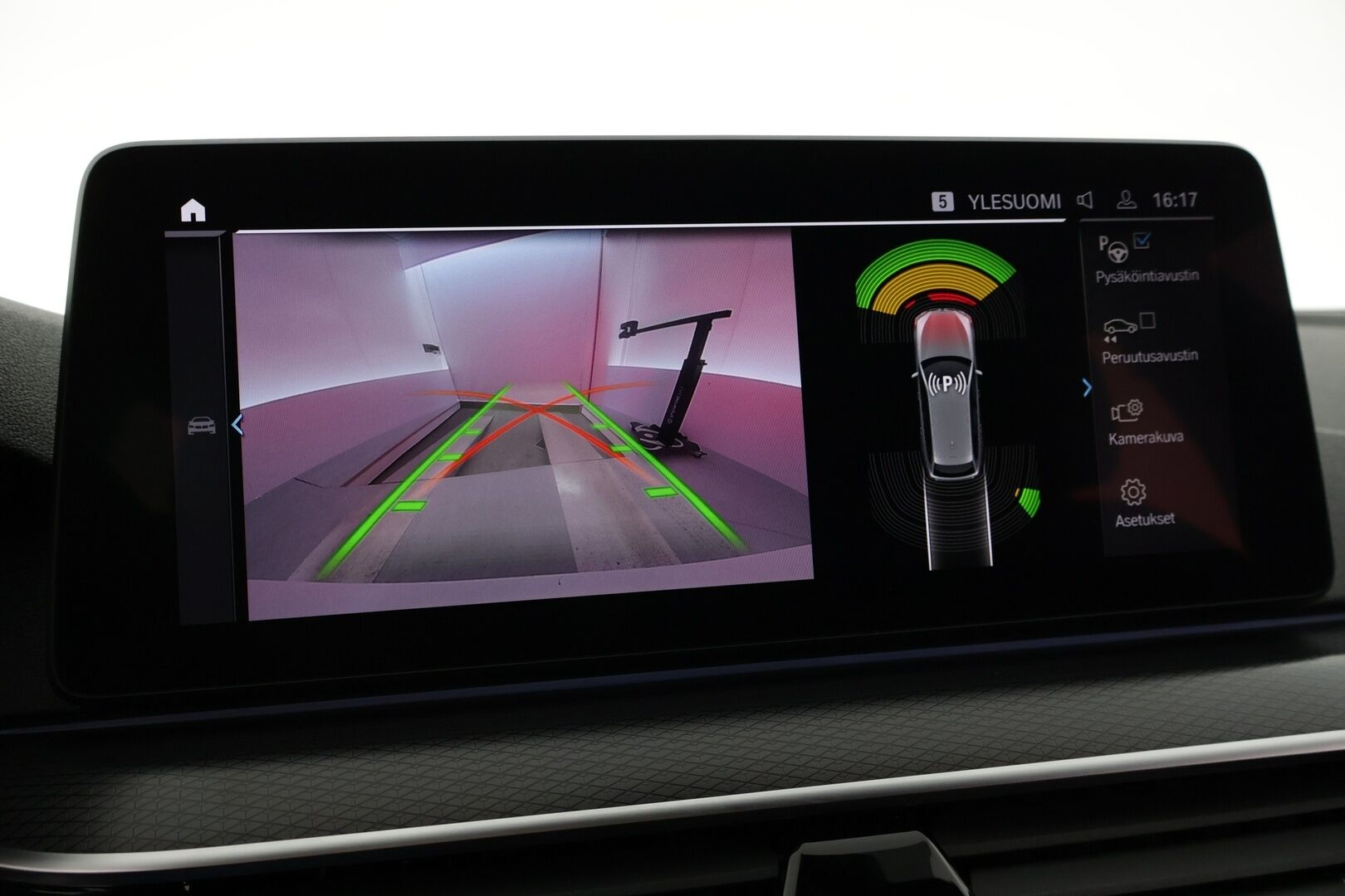 BMW 530 2021 G31 Touring 530e xDrive M-Sport / Harman Kardon / Nahat / Keyless / P. Kamera / Vetokoukku - BMW 530 G31 Touring 530e xDrive / M-Sport / Adapt. LED /Harman Kardon / P. Kamera / Vetokoukku