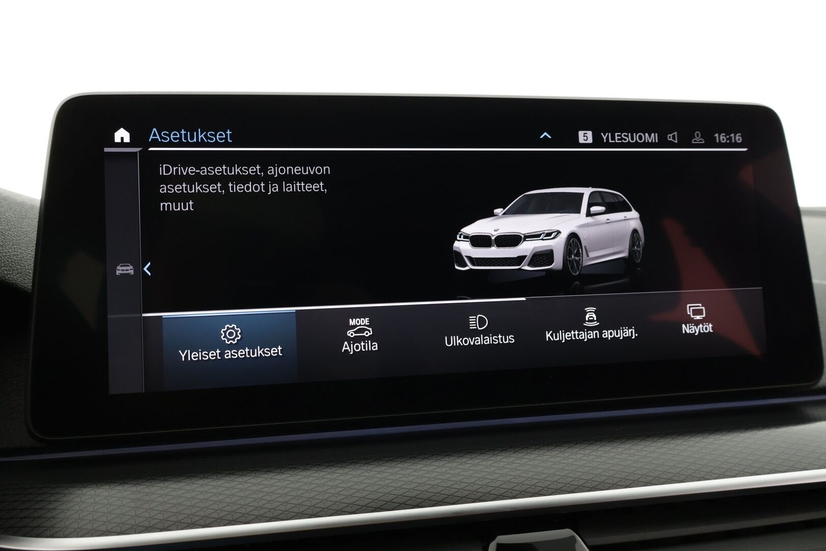 BMW 530 2021 G31 Touring 530e xDrive M-Sport / Harman Kardon / Nahat / Keyless / P. Kamera / Vetokoukku - BMW 530 G31 Touring 530e xDrive / M-Sport / Adapt. LED /Harman Kardon / P. Kamera / Vetokoukku