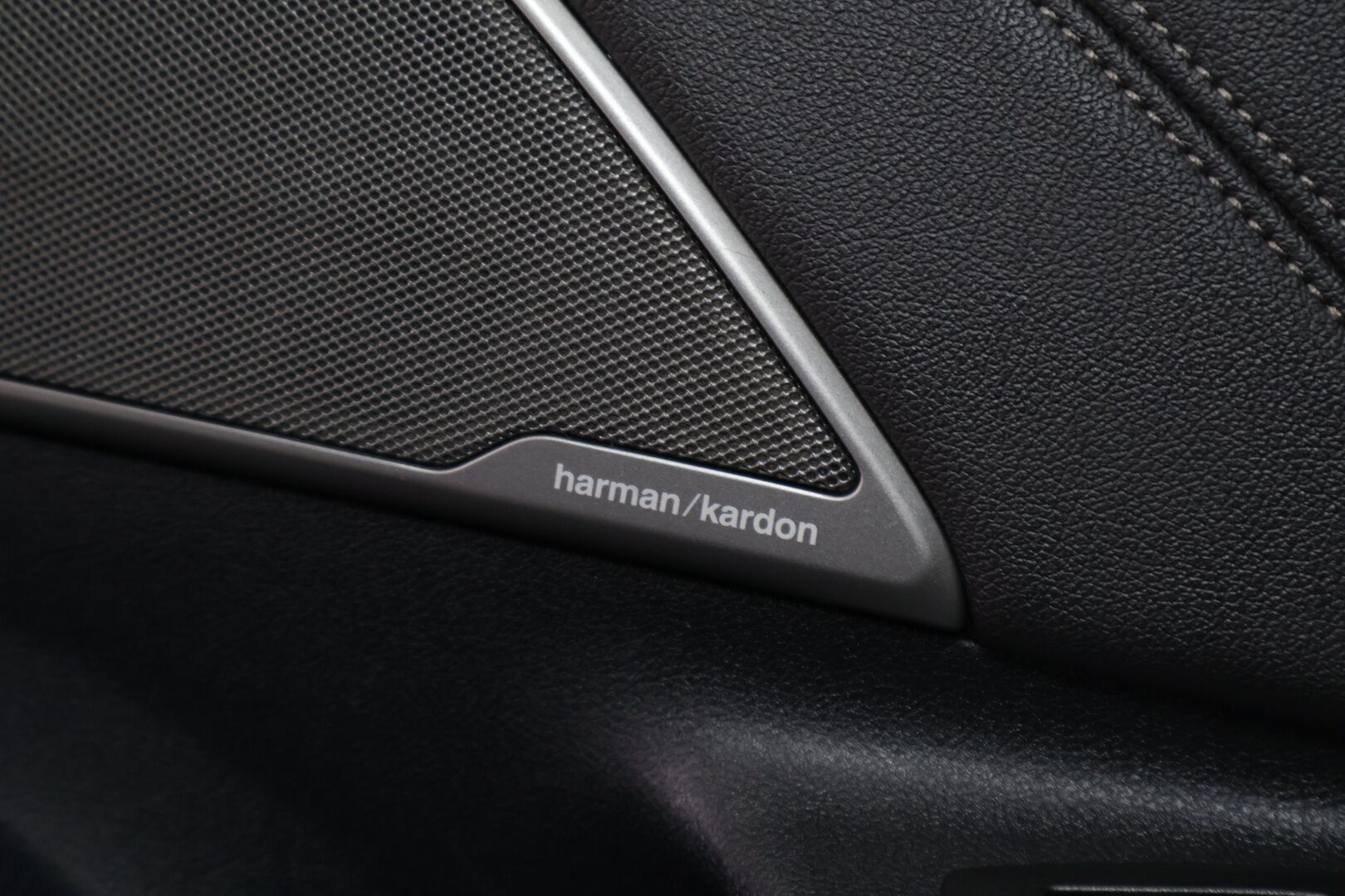 BMW 530 2021 G31 Touring 530e xDrive M-Sport / Harman Kardon / Nahat / Keyless / P. Kamera / Vetokoukku - BMW 530 G31 Touring 530e xDrive / M-Sport / Adapt. LED /Harman Kardon / P. Kamera / Vetokoukku