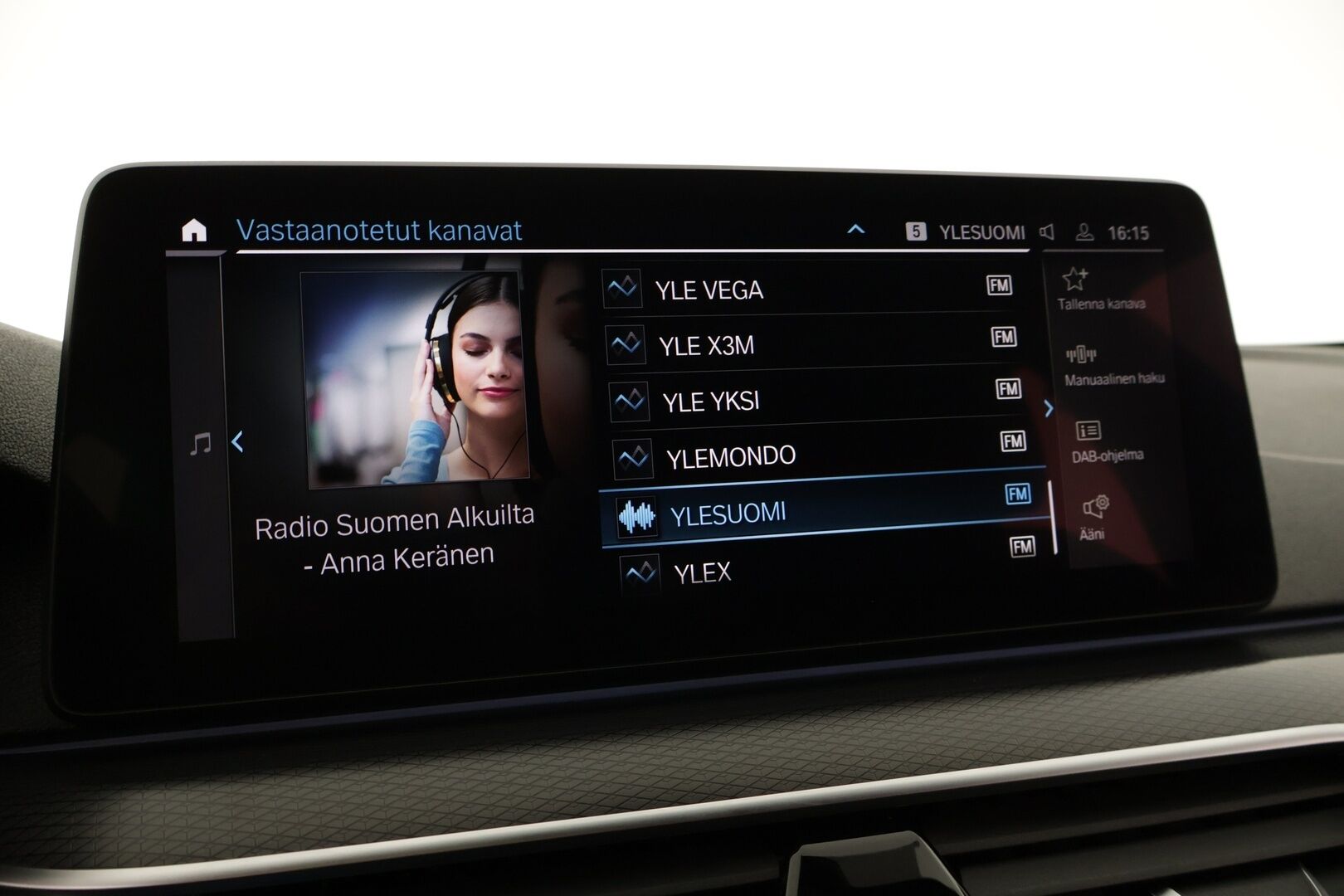 BMW 530 2021 G31 Touring 530e xDrive M-Sport / Harman Kardon / Nahat / Keyless / P. Kamera / Vetokoukku - BMW 530 G31 Touring 530e xDrive / M-Sport / Adapt. LED /Harman Kardon / P. Kamera / Vetokoukku