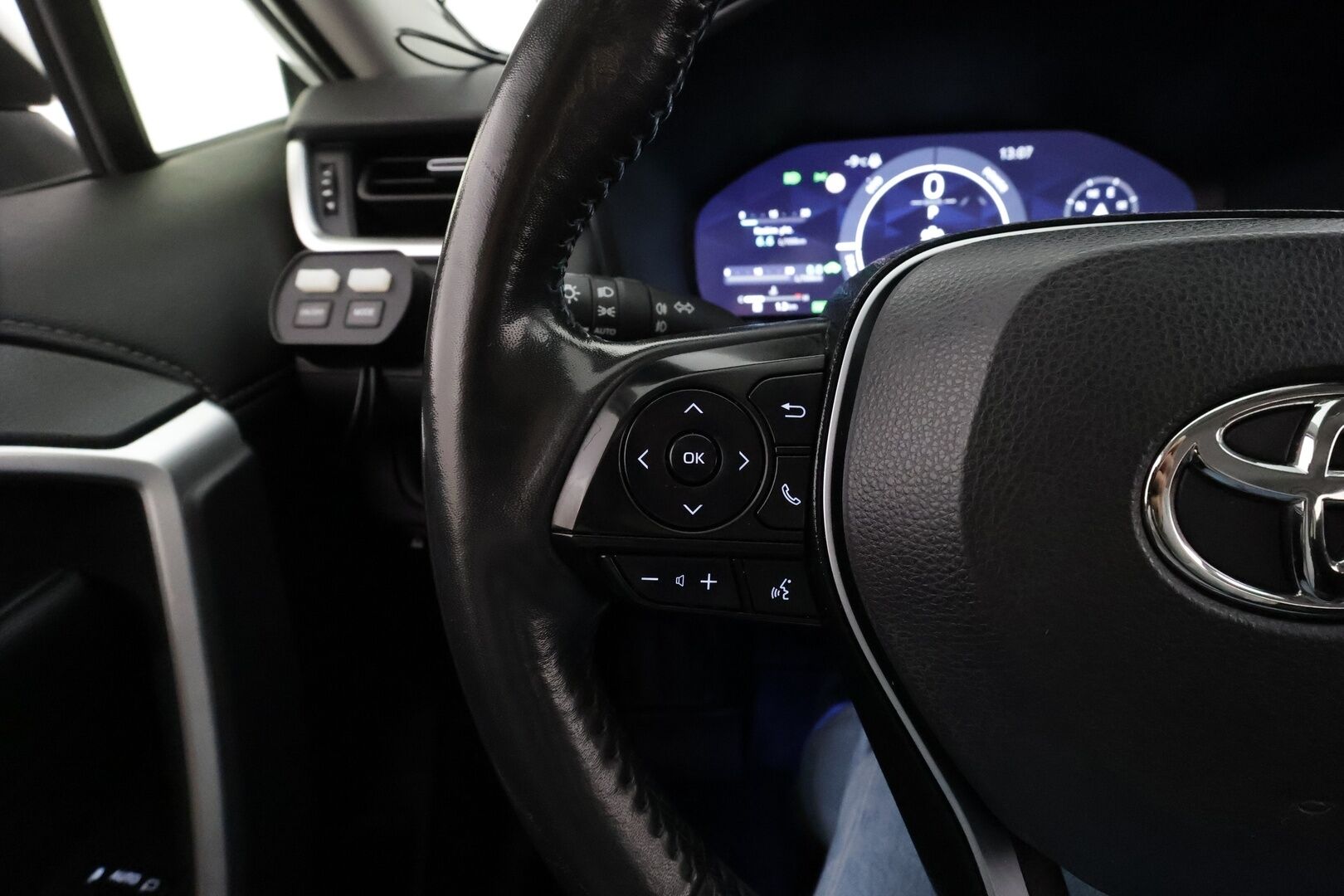 Toyota RAV4 2024 2,5 Hybrid AWD-i Edition * ACC / P.kamera / LED / Navi / Facelift * - 1.Om Suomi-auto / Kahdet renkaat aluvanteilla / Merkkihuollettu - HULLUT AVAJAISHULINAT KORKOTARJOUS 3,29 %