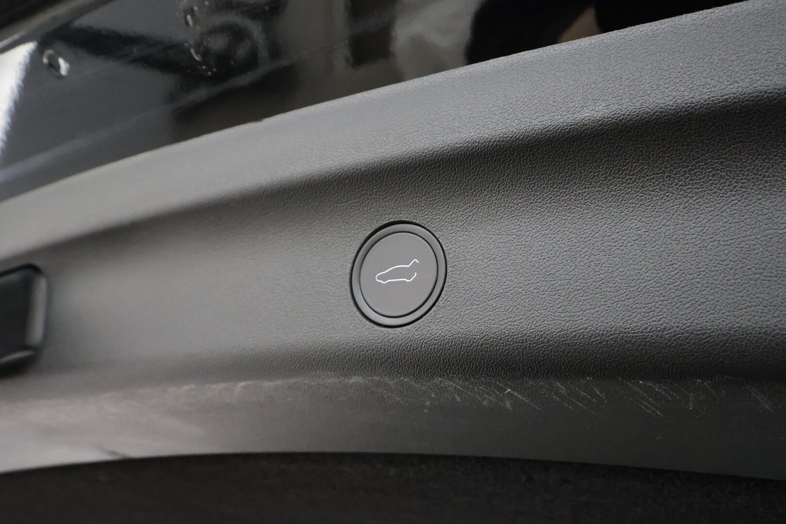 Tesla Model Y 2024 Performance * Koukku / ILP / ACC / Lasikatto / Premium Audio / P.Kamera / Matrix-LED / Muistipenkki / Kaistavahti * - 1-om Suomi-auto / 2x Latauskaapelit / Kahdet renkaat aluvanteilla - HULLUT AVAJAISHULINAT KORKOTARJOUS 3,29 %