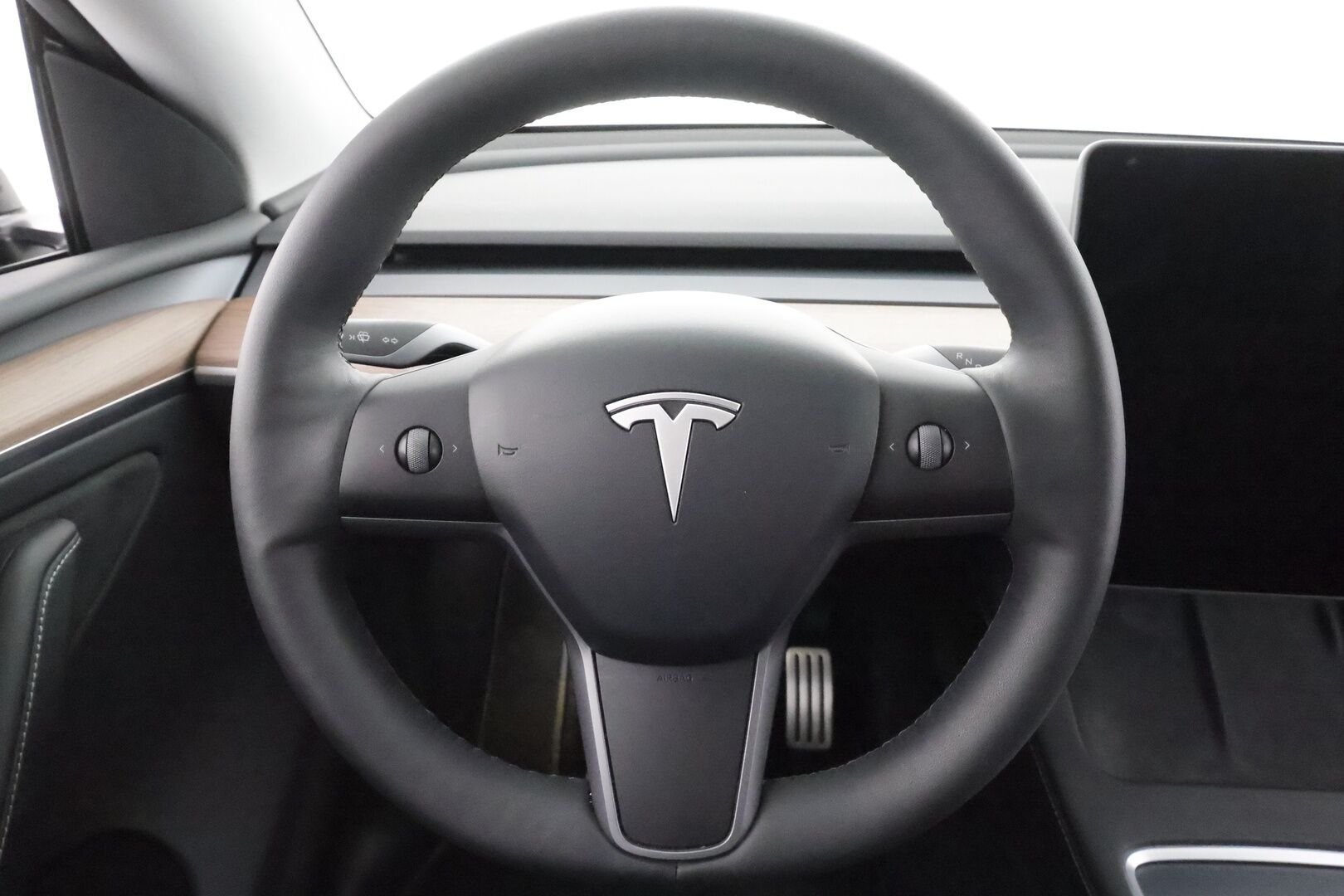 Tesla Model Y 2024 Performance * Koukku / ILP / ACC / Lasikatto / Premium Audio / P.Kamera / Matrix-LED / Muistipenkki / Kaistavahti * - 1-om Suomi-auto / 2x Latauskaapelit / Kahdet renkaat aluvanteilla - HULLUT AVAJAISHULINAT KORKOTARJOUS 3,29 %