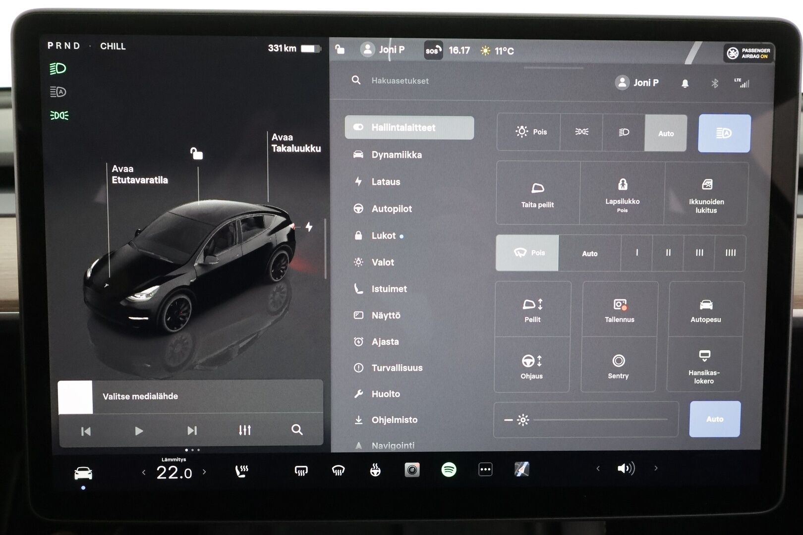 Tesla Model Y 2024 Performance * Koukku / ILP / ACC / Lasikatto / Premium Audio / P.Kamera / Matrix-LED / Muistipenkki / Kaistavahti * - 1-om Suomi-auto / 2x Latauskaapelit / Kahdet renkaat aluvanteilla - HULLUT AVAJAISHULINAT KORKOTARJOUS 3,29 %