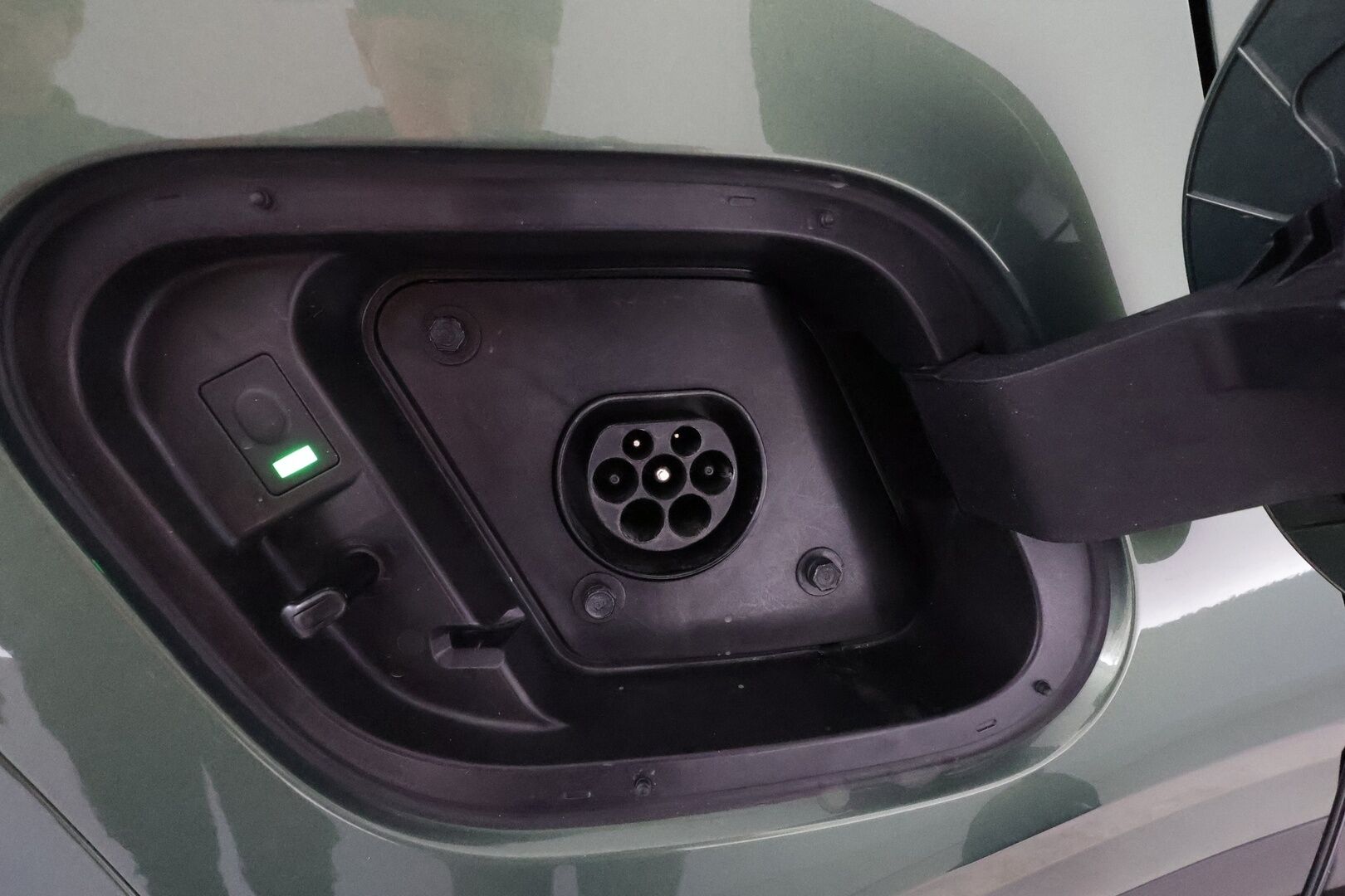 Kia Sportage 2022 1,6 T-GDI AWD Plug-in Hybrid Business Premium AT **360.kamera / Adapt.vakkari / Sähköpenkit / Digimittaristo / KeylessGo** - 3,99 % KORKOTARJOUS TÄHÄN AUTOON - Akku kuntotarkastettu!