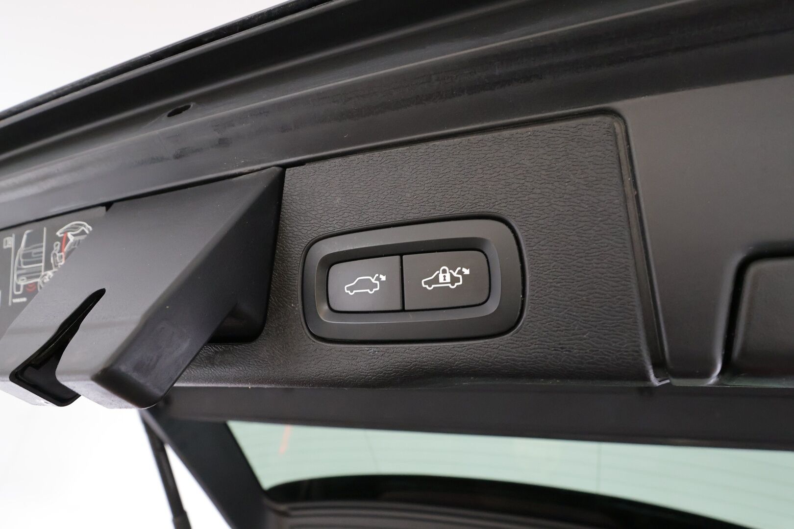 Volvo XC60 2019 T8 TwE AWD Inscription Recharge aut. * ACC / P.kamera / Full LED / Panorama / Muistipenkki / Koukku / Webasto / Sporttinahat / KeylessGo * - Kahdet renkaat aluvanteilla - HULLUT BLACKWEEK JATKOT - KORKOTARJOUS 2,49%