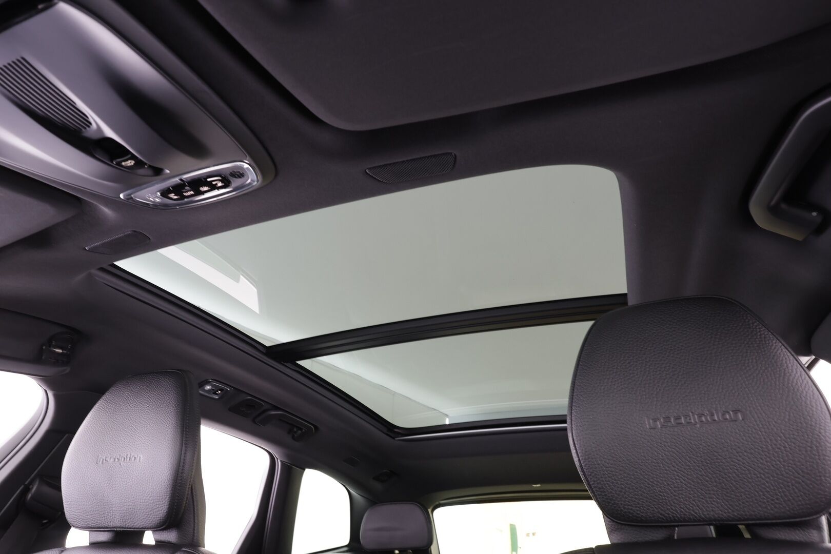 Volvo XC60 2019 T8 TwE AWD Inscription Recharge aut. * ACC / P.kamera / Full LED / Panorama / Muistipenkki / Koukku / Webasto / Sporttinahat / KeylessGo * - Kahdet renkaat aluvanteilla - HULLUT BLACKWEEK JATKOT - KORKOTARJOUS 2,49%