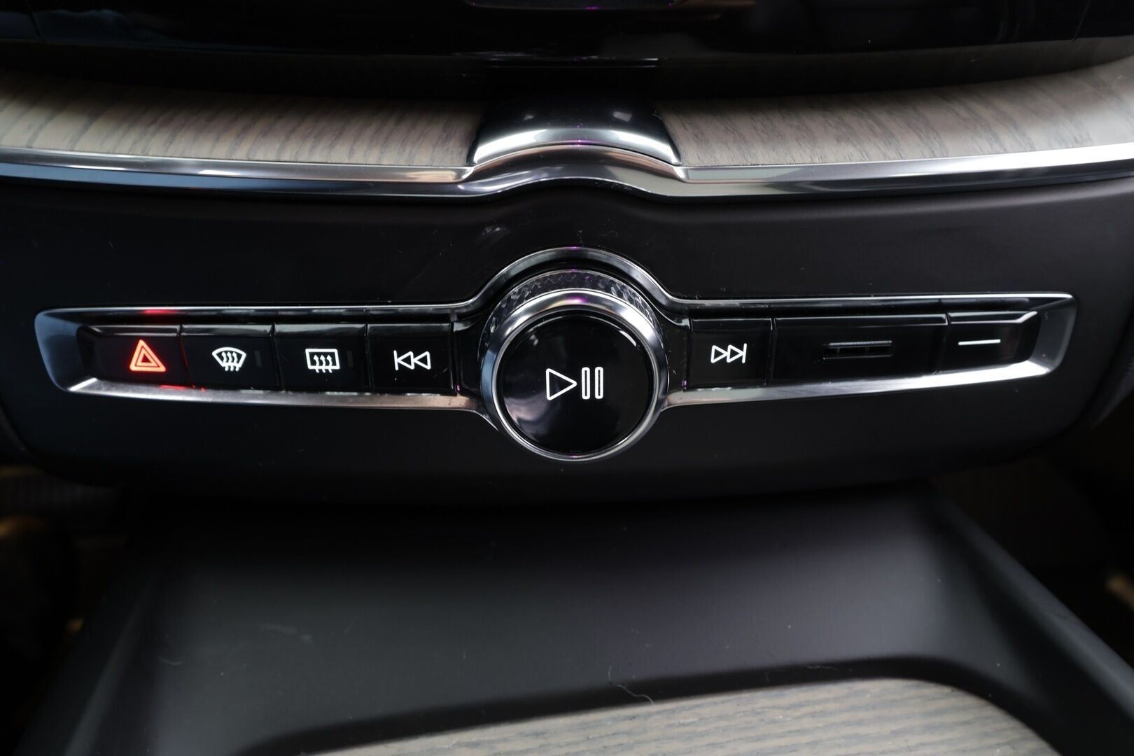 Volvo XC60 2019 T8 TwE AWD Inscription Recharge aut. * ACC / P.kamera / Full LED / Panorama / Muistipenkki / Koukku / Webasto / Sporttinahat / KeylessGo * - Kahdet renkaat aluvanteilla - HULLUT BLACKWEEK JATKOT - KORKOTARJOUS 2,49%