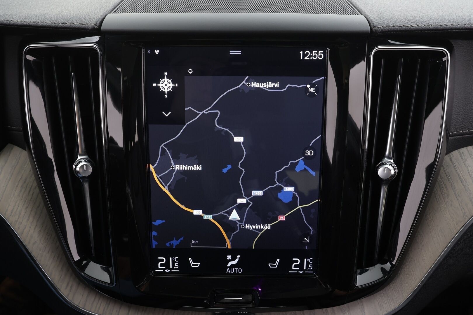 Volvo XC60 2019 T8 TwE AWD Inscription Recharge aut. * ACC / P.kamera / Full LED / Panorama / Muistipenkki / Koukku / Webasto / Sporttinahat / KeylessGo * - Kahdet renkaat aluvanteilla - HULLUT BLACKWEEK JATKOT - KORKOTARJOUS 2,49%