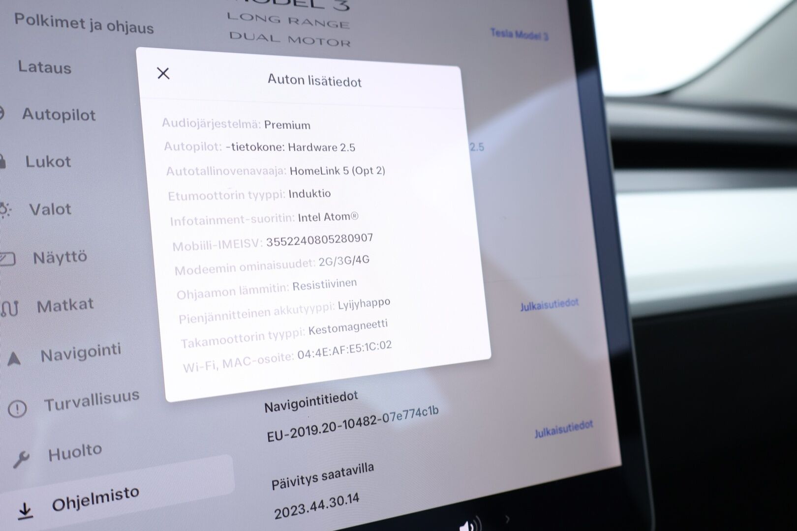 TESLA MODEL 3 2019 Long Range Dual Motor AWD *AP2.5 / Vaaleat Nahat / Lasikatto / Navi / Lasikatto / P.kamera* - Siisti yksilö! / Kahdet renkaat 