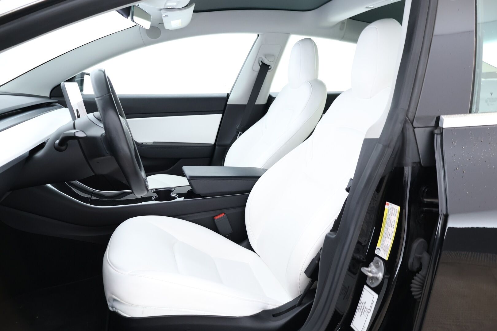 TESLA MODEL 3 2019 Long Range Dual Motor AWD *AP2.5 / Vaaleat Nahat / Lasikatto / Navi / Lasikatto / P.kamera* - Siisti yksilö! / Kahdet renkaat 