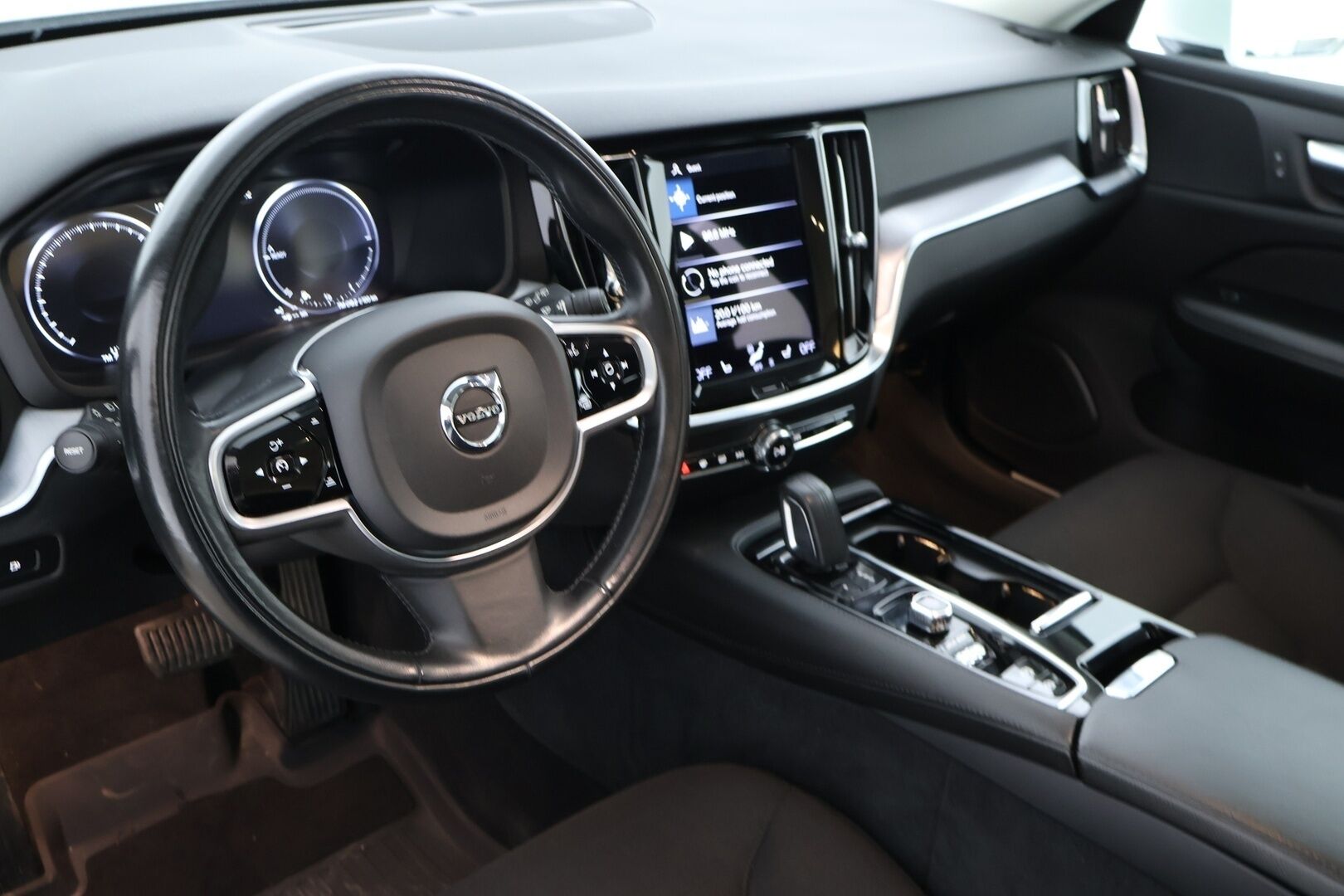 Volvo V60 2021 T6 TwE AWD Recharge Inscription Expression aut. *Jakopää Tehty / ACC / Webasto / KeylessGo / BLIS / FULL-LED / Koukku / Carplay* - Upea Volvo tuoreella jakopäällä kaksin huippurenkain!
