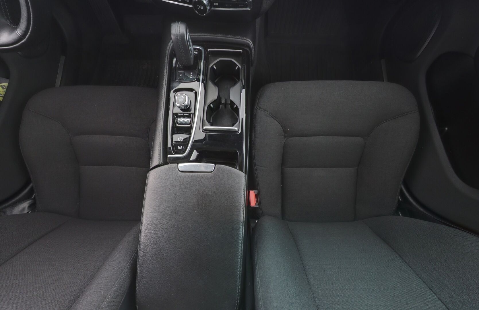 Volvo V60 2021 T6 TwE AWD Recharge Inscription Expression aut. *Jakopää Tehty / ACC / Webasto / KeylessGo / BLIS / FULL-LED / Koukku / Carplay* - Upea Volvo tuoreella jakopäällä kaksin huippurenkain!