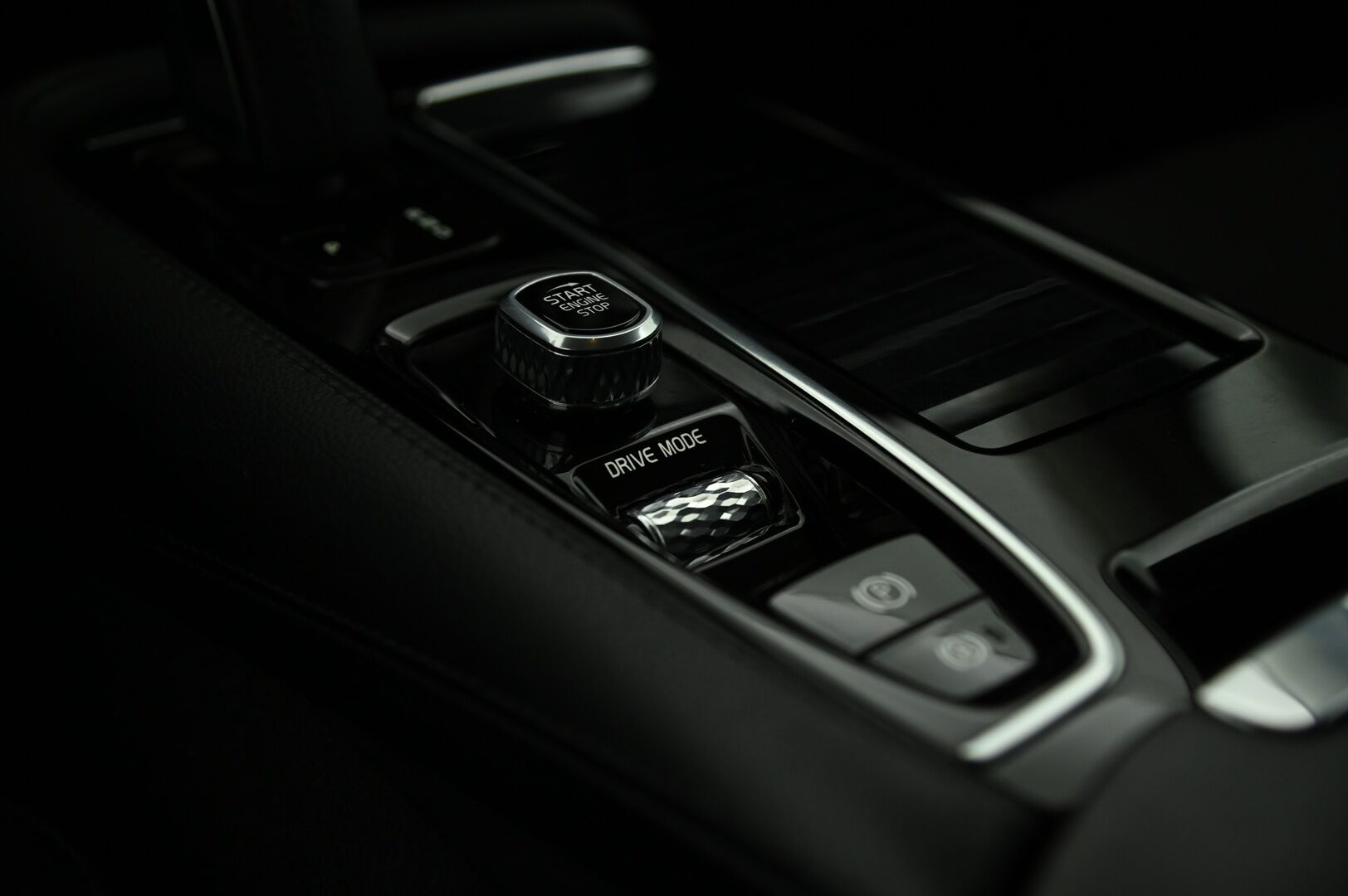 Volvo V60 2021 T6 TwE AWD Recharge Inscription Expression aut. *Jakopää Tehty / ACC / Webasto / KeylessGo / BLIS / FULL-LED / Koukku / Carplay* - Upea Volvo tuoreella jakopäällä kaksin huippurenkain!