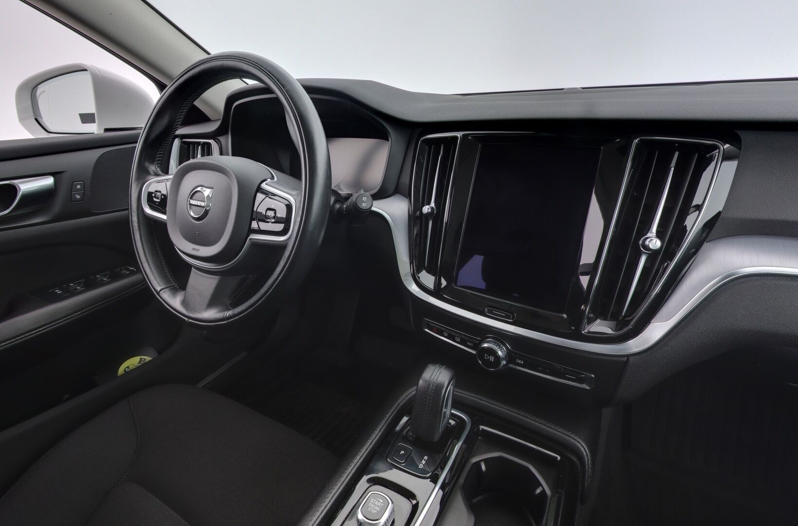 Volvo V60 2021 T6 TwE AWD Recharge Inscription Expression aut. *Jakopää Tehty / ACC / Webasto / KeylessGo / BLIS / FULL-LED / Koukku / Carplay* - Upea Volvo tuoreella jakopäällä kaksin huippurenkain!