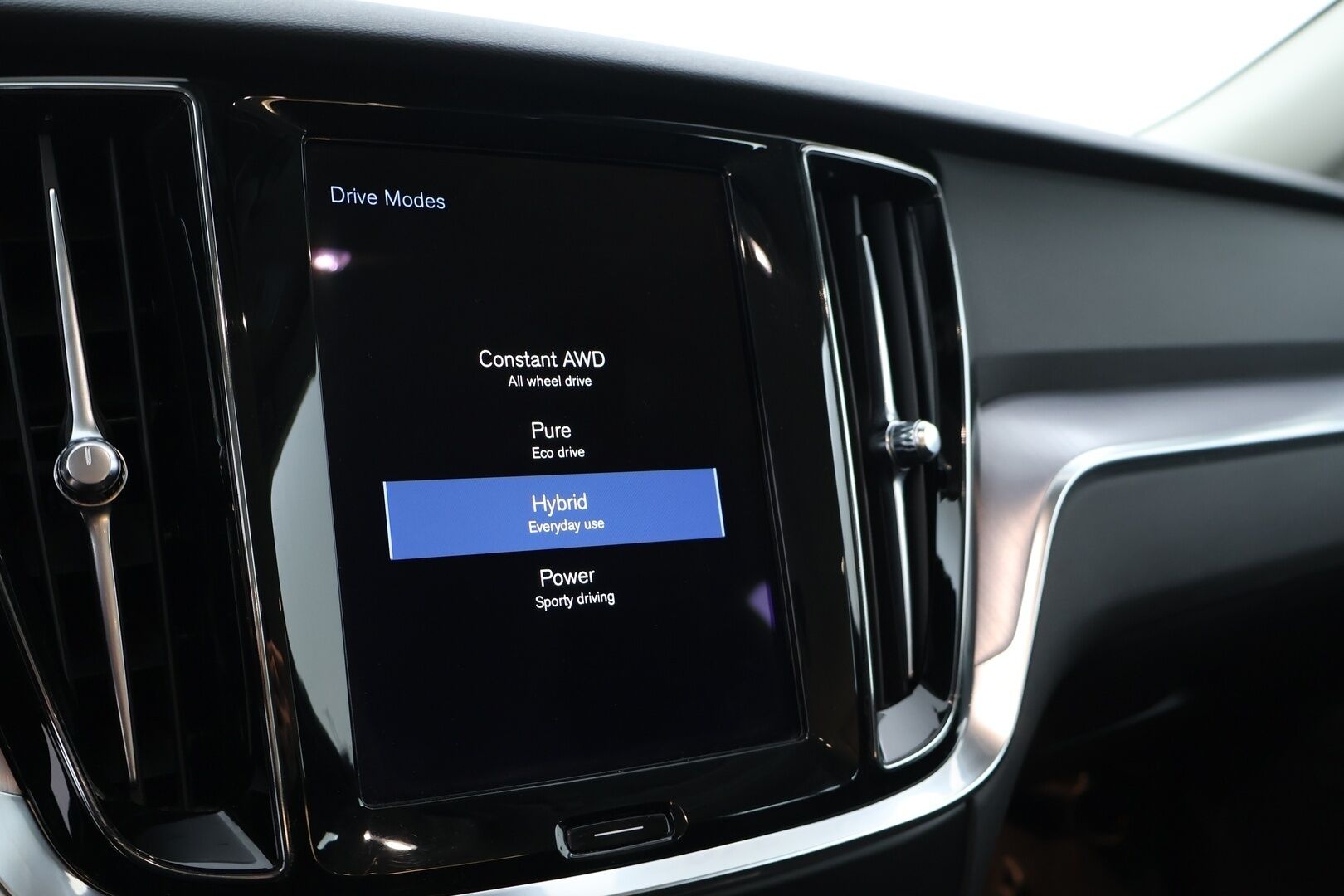 Volvo V60 2021 T6 TwE AWD Recharge Inscription Expression aut. *Jakopää Tehty / ACC / Webasto / KeylessGo / BLIS / FULL-LED / Koukku / Carplay* - Upea Volvo tuoreella jakopäällä kaksin huippurenkain!