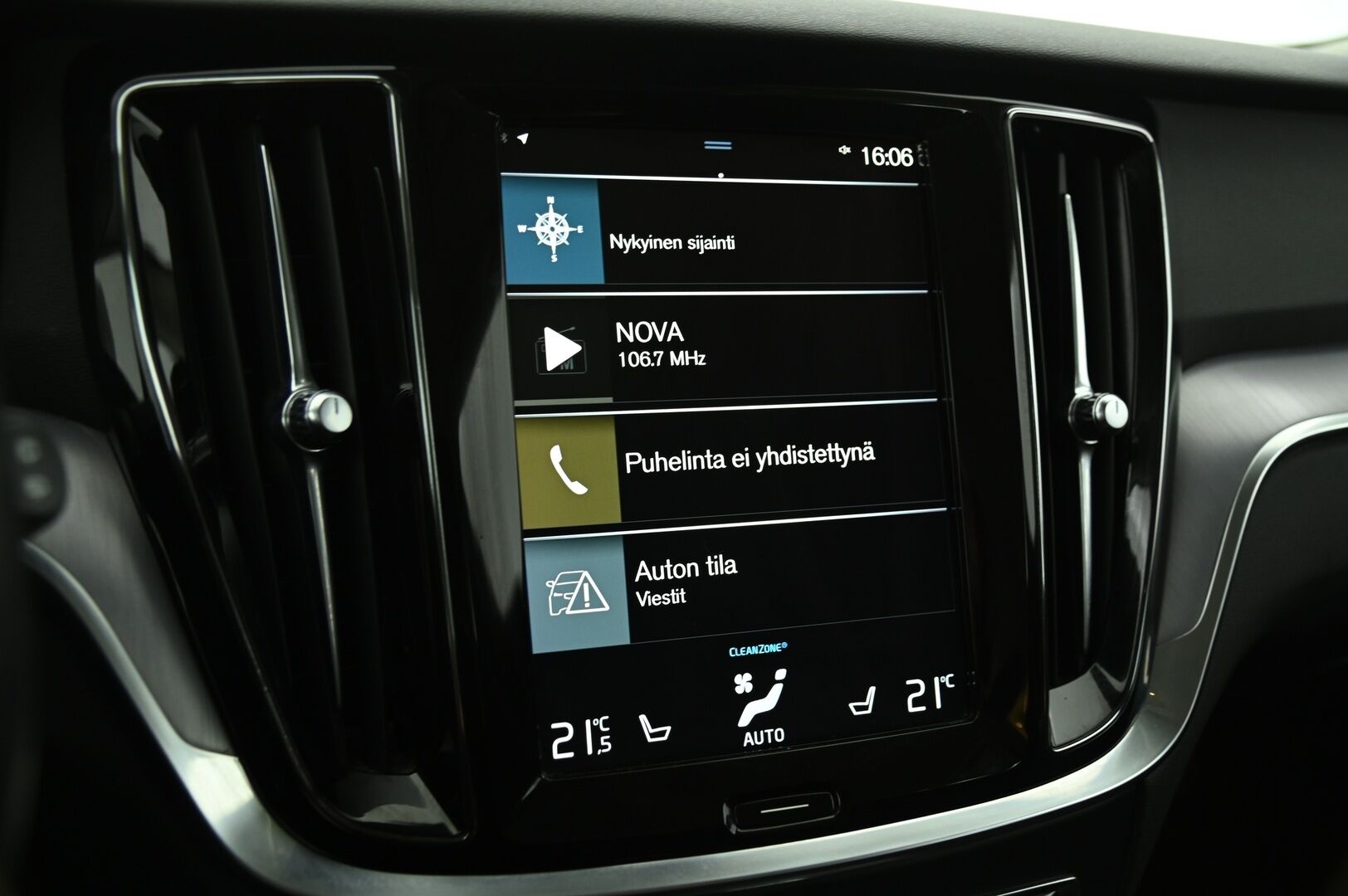 Volvo V60 2021 T6 TwE AWD Recharge Inscription Expression aut. *Jakopää Tehty / ACC / Webasto / KeylessGo / BLIS / FULL-LED / Koukku / Carplay* - Upea Volvo tuoreella jakopäällä kaksin huippurenkain!