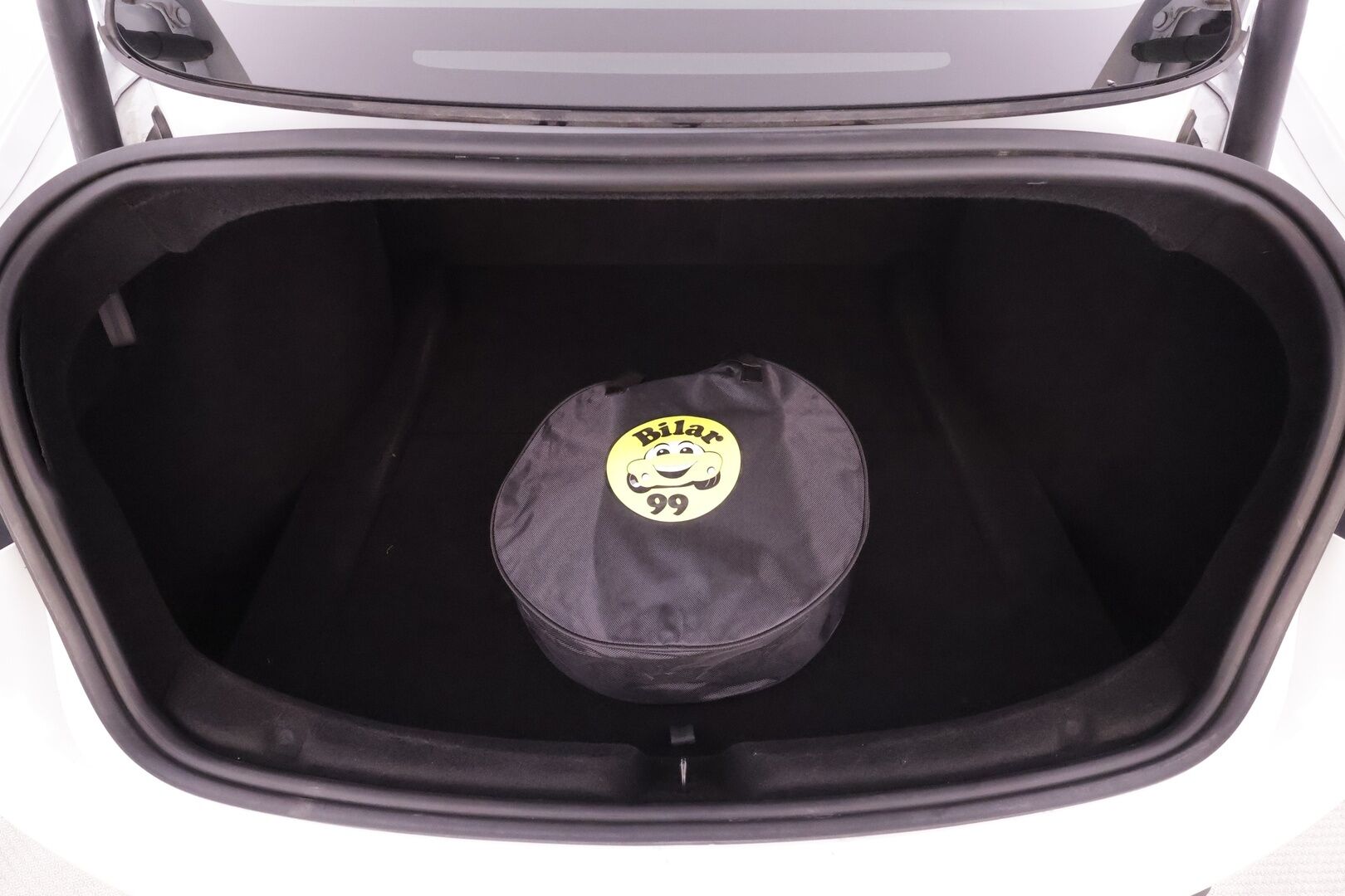 Tesla Model 3 2024 RWD Highland * Koukku / Lasikatto / ILP / Facelift / Viihdenäyttö / Matrix LED / P.kamera / Ilmastoidut nahat * - 1.Om Suomi-auto / Kahdet renkaat aluvanteilla 